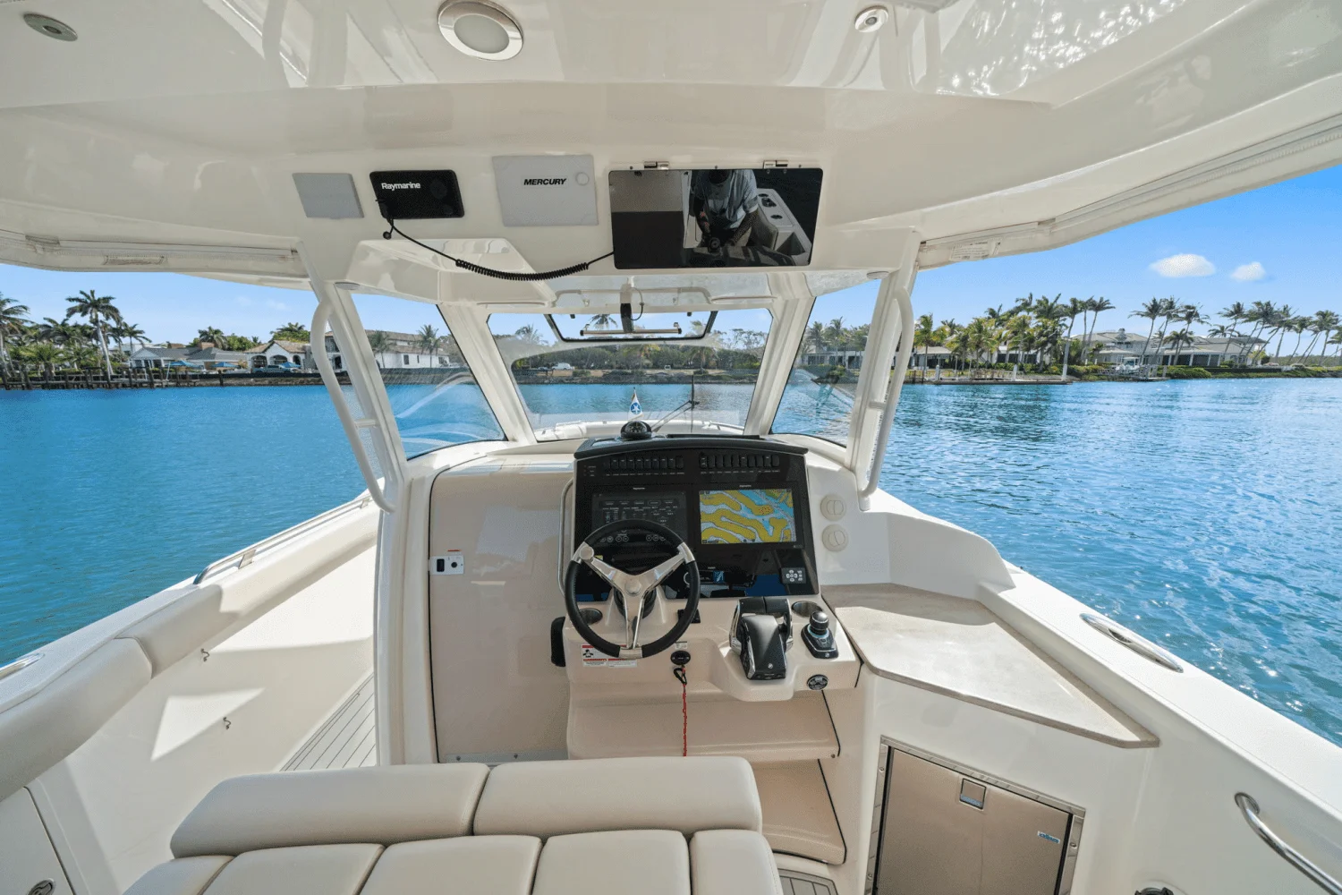 2022 Boston Whaler 350 REALM Image Thumbnail #32