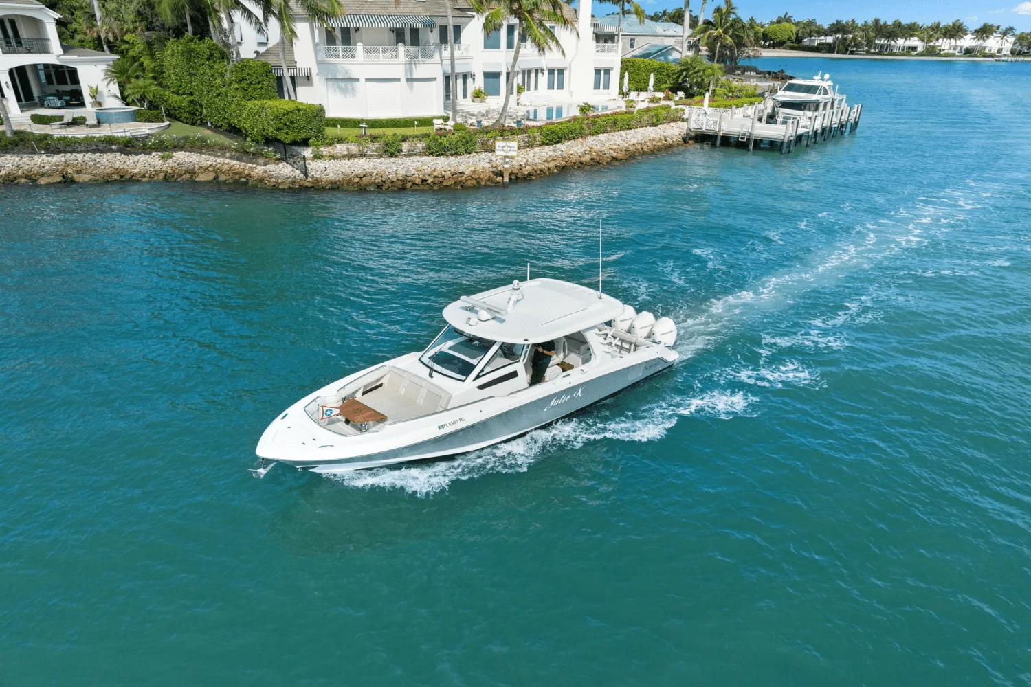 2022 Boston Whaler 350 REALM Image Thumbnail #2