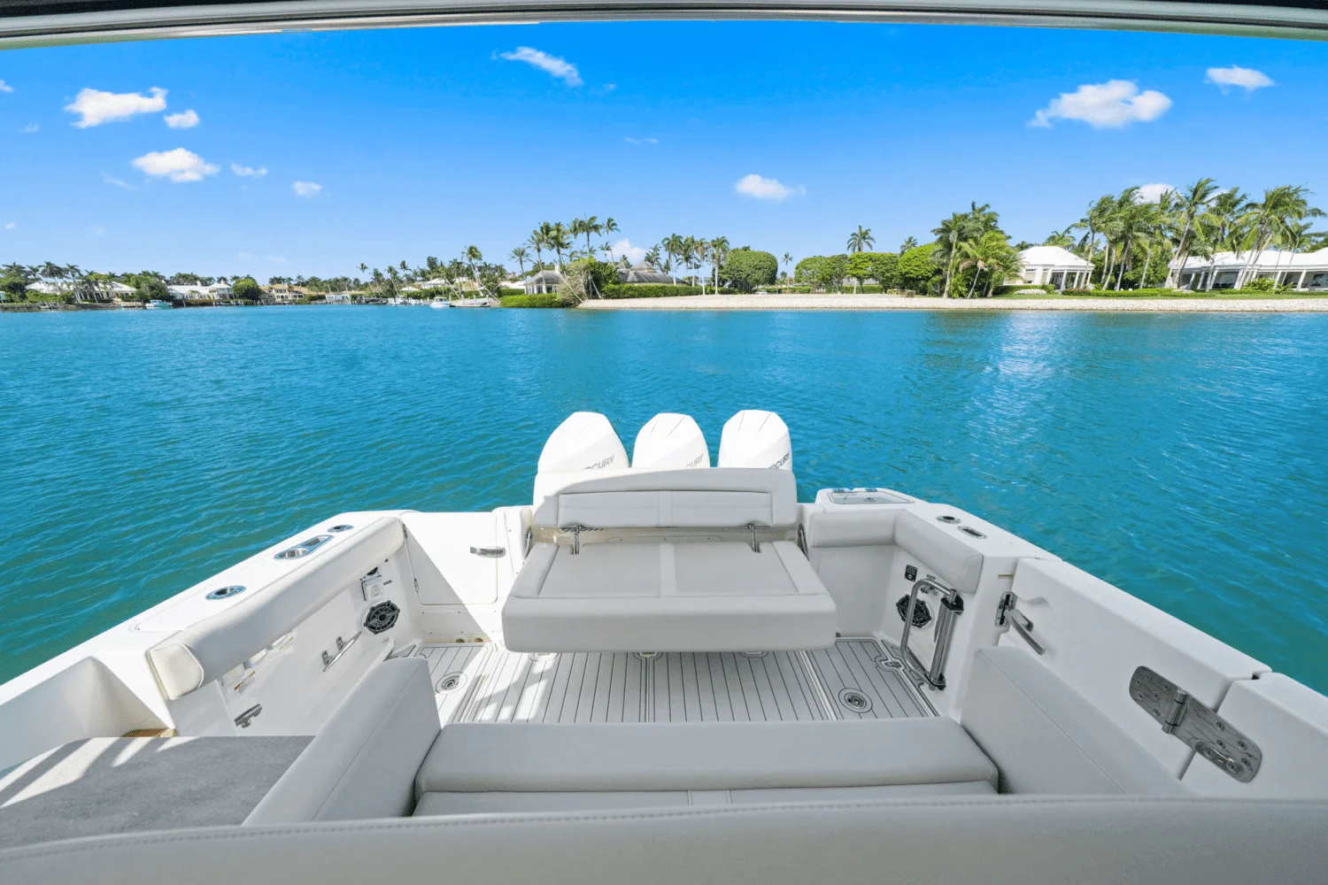2022 Boston Whaler 350 REALM Image Thumbnail #17