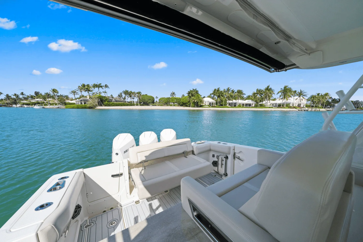 2022 Boston Whaler 350 REALM Image Thumbnail #25