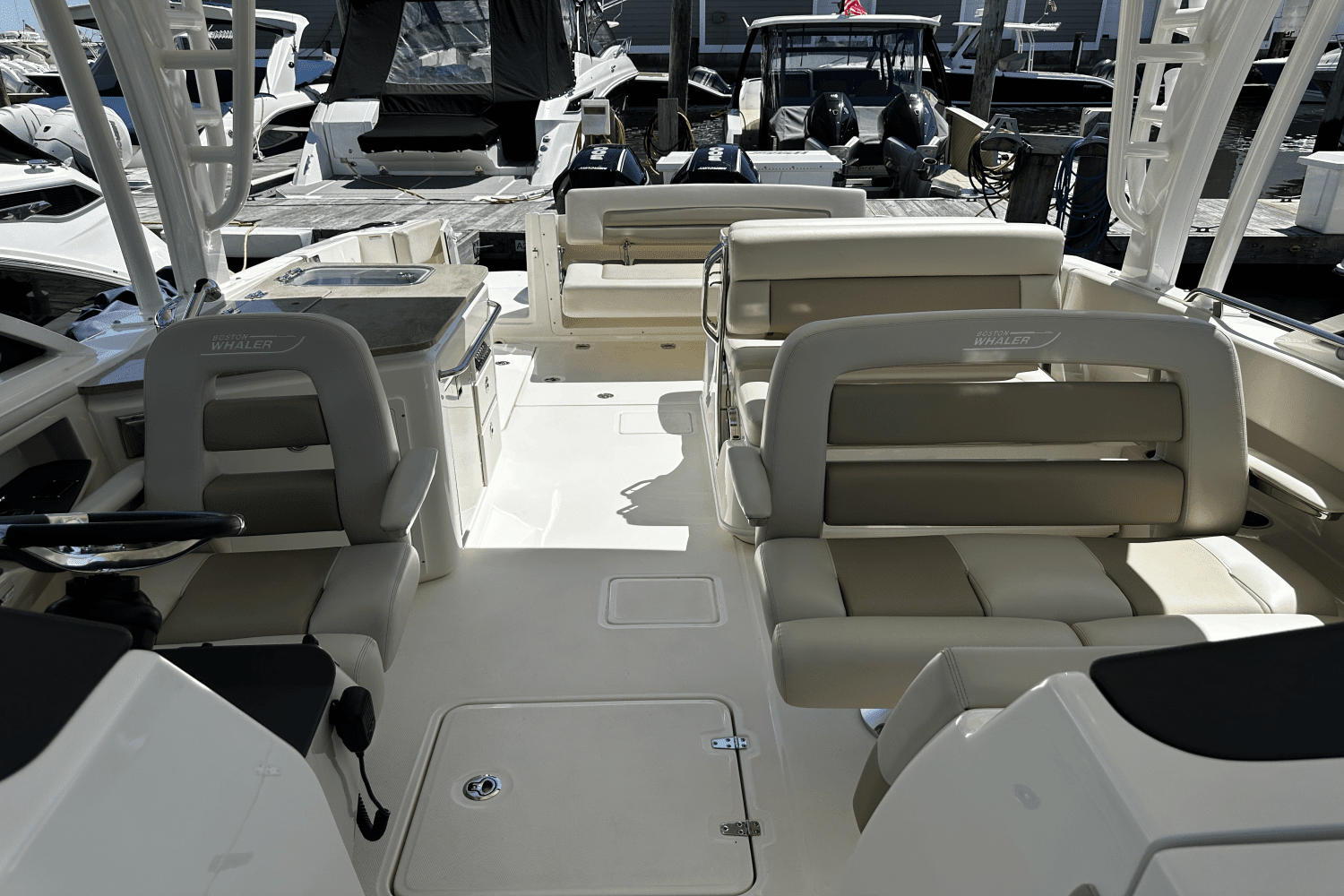 2020 Boston Whaler 320 VANTAGE Image Thumbnail #12