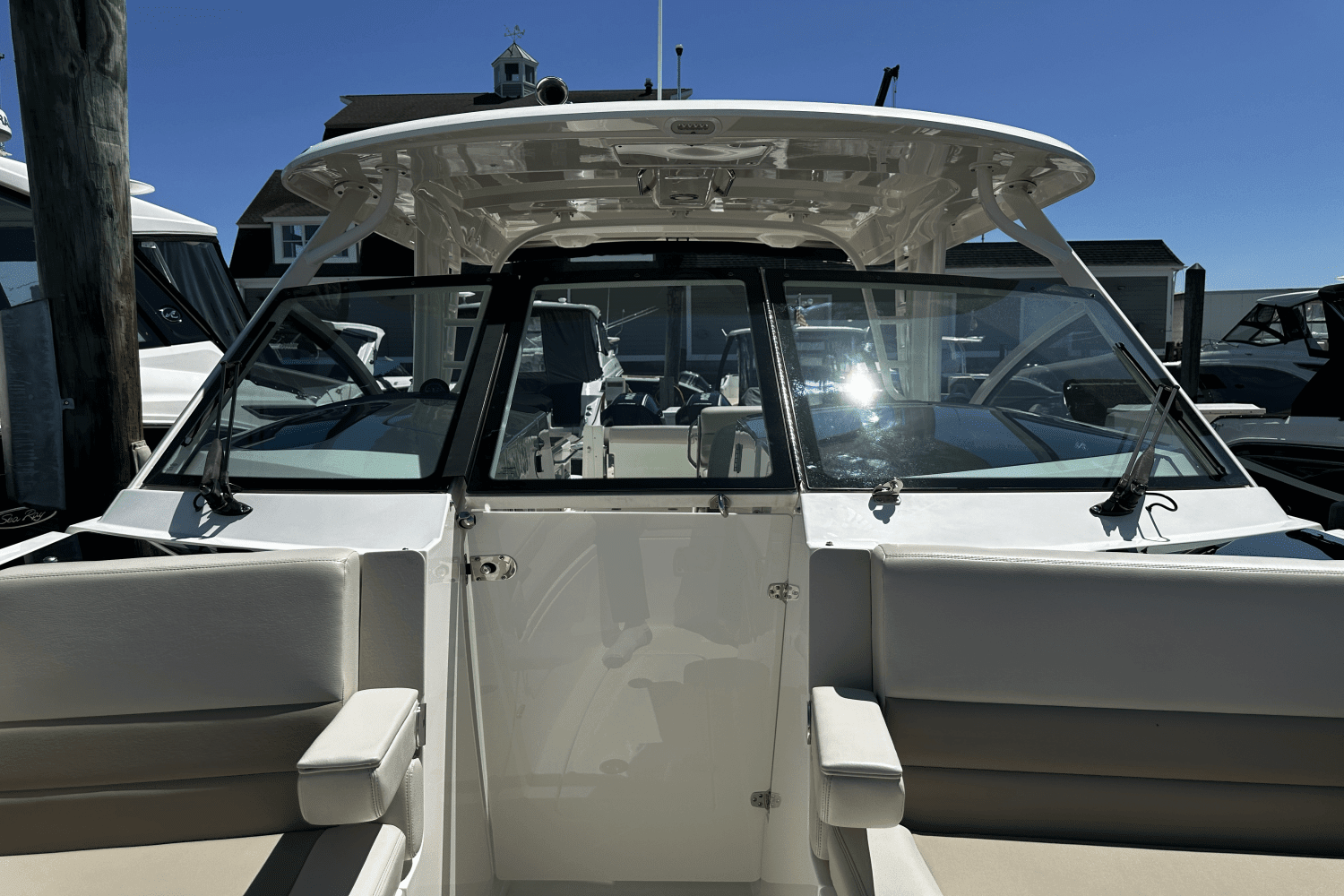 2020 Boston Whaler 320 VANTAGE Image Thumbnail #38