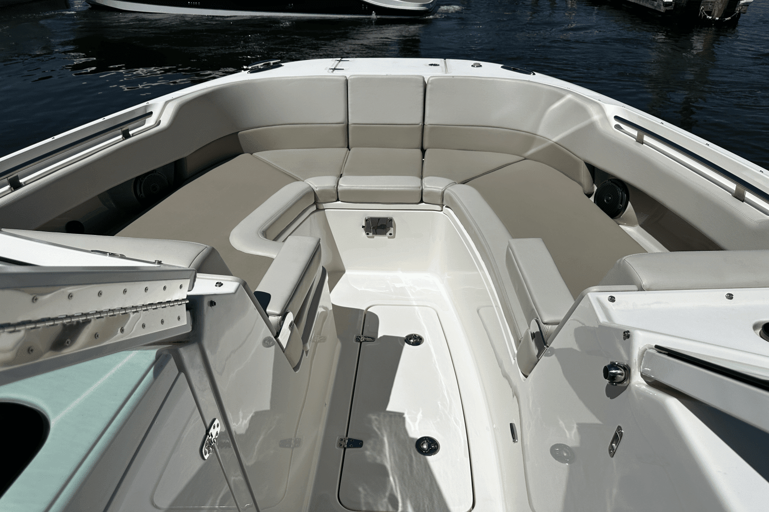 2020 Boston Whaler 320 VANTAGE Image Thumbnail #35