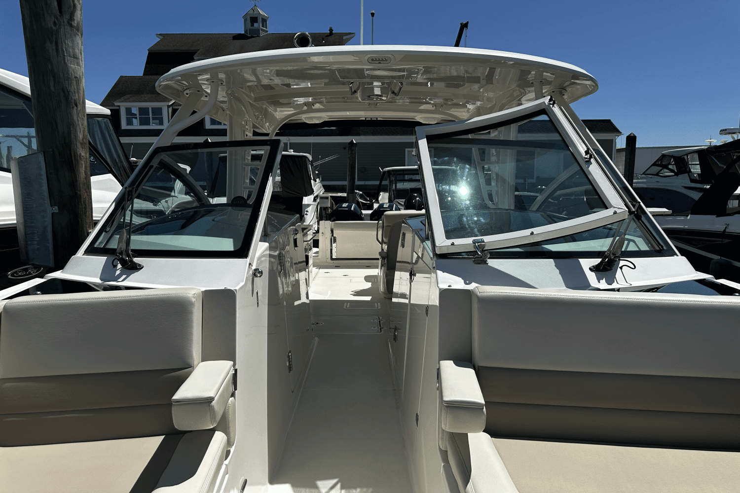 2020 Boston Whaler 320 VANTAGE Image Thumbnail #37