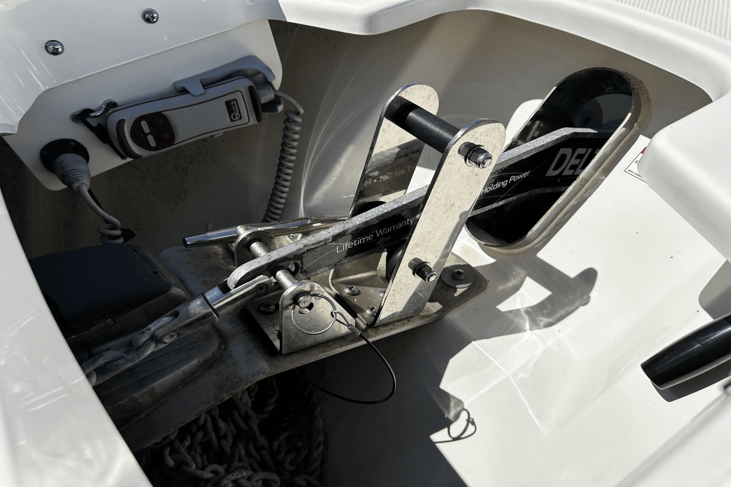 2020 Boston Whaler 320 VANTAGE Image Thumbnail #36