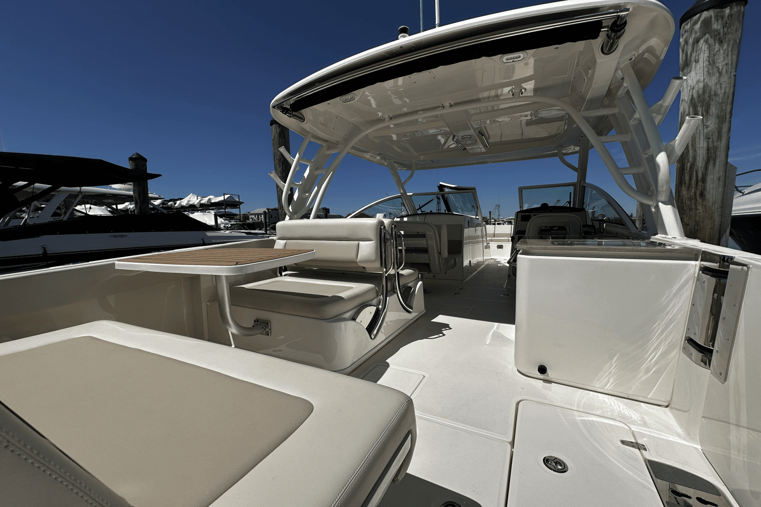 2020 Boston Whaler 320 VANTAGE Image Thumbnail #5
