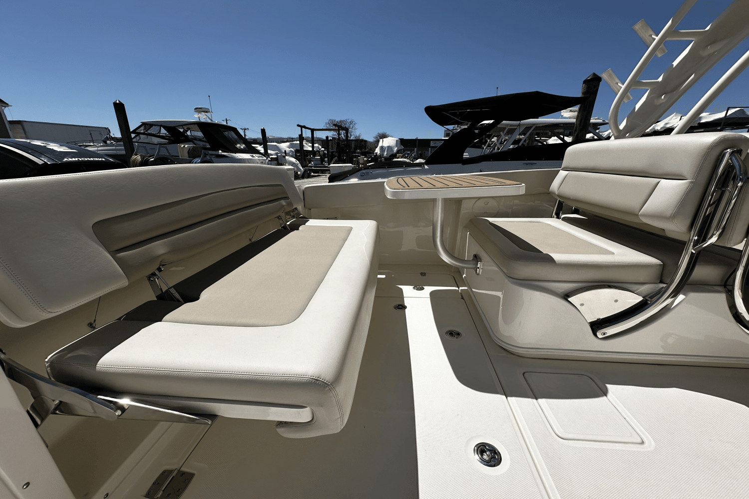 2020 Boston Whaler 320 VANTAGE Image Thumbnail #9
