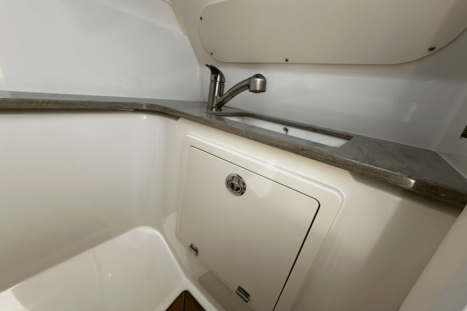 2020 Boston Whaler 320 VANTAGE Image Thumbnail #28