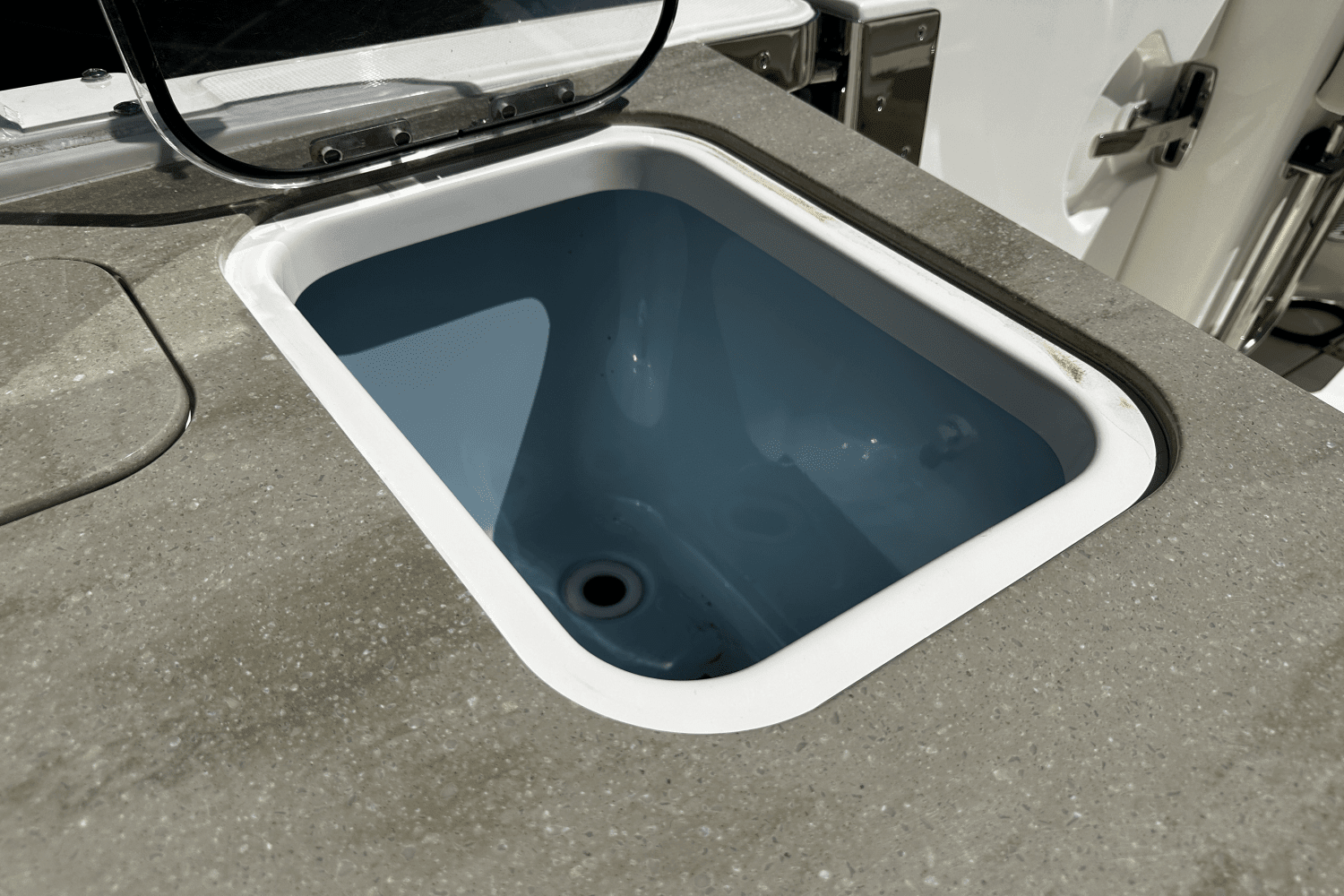 2020 Boston Whaler 320 VANTAGE Image Thumbnail #17