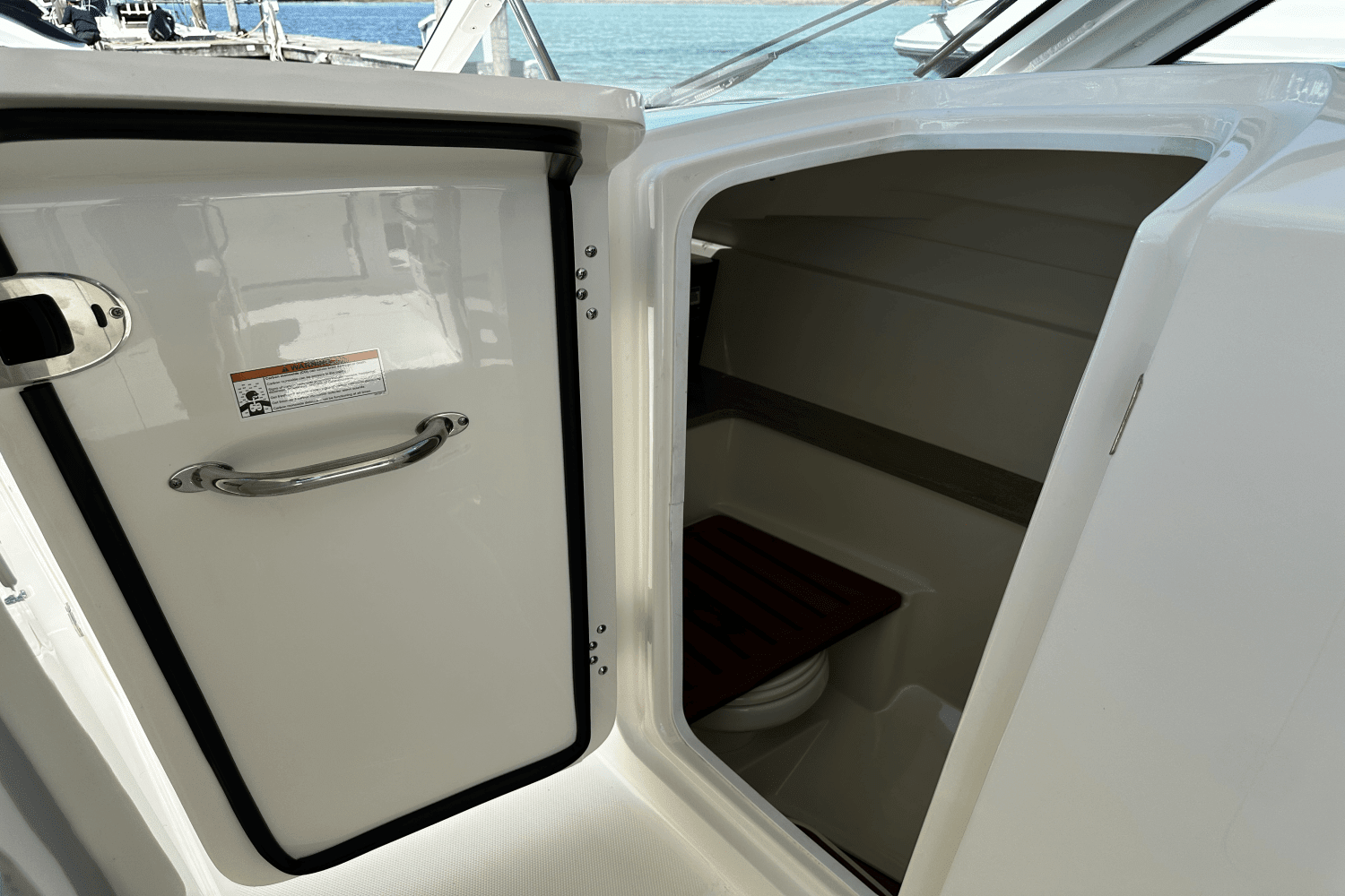 2020 Boston Whaler 320 VANTAGE Image Thumbnail #25