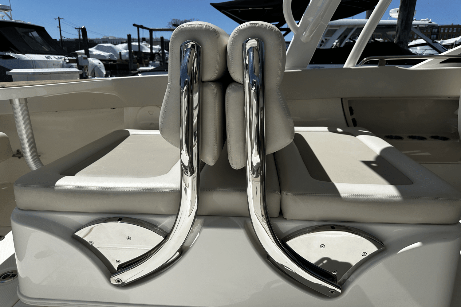 2020 Boston Whaler 320 VANTAGE Image Thumbnail #10