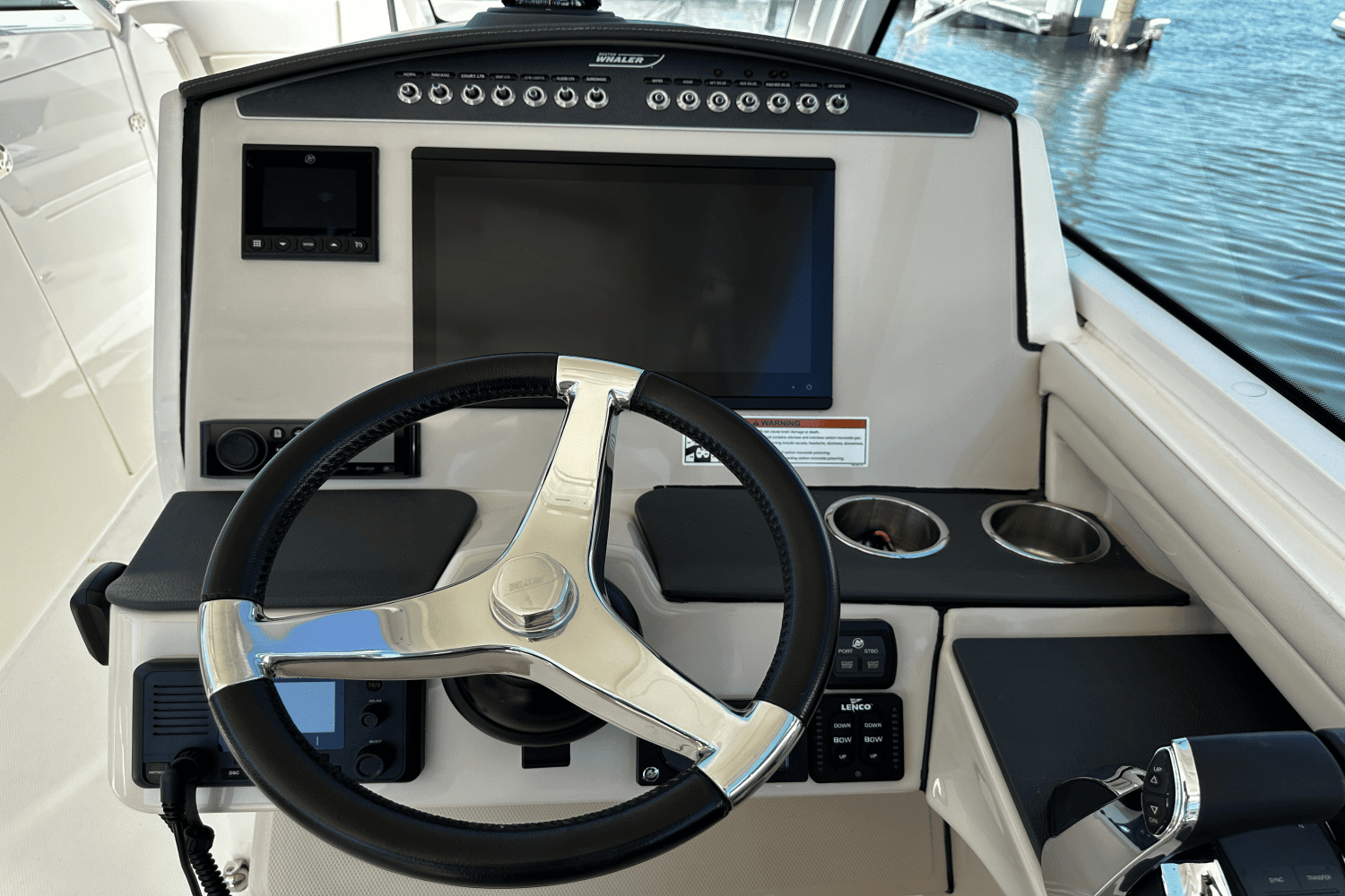 2020 Boston Whaler 320 VANTAGE Image Thumbnail #32