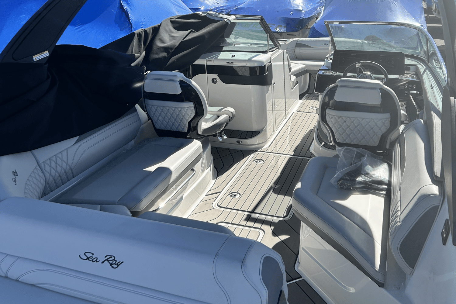 2023 Sea Ray 260 SLX Image Thumbnail #5