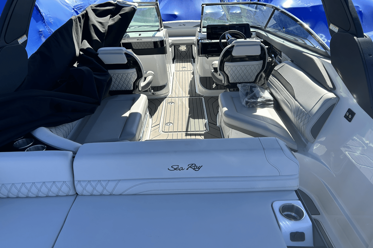 2023 Sea Ray 260 SLX Image Thumbnail #4