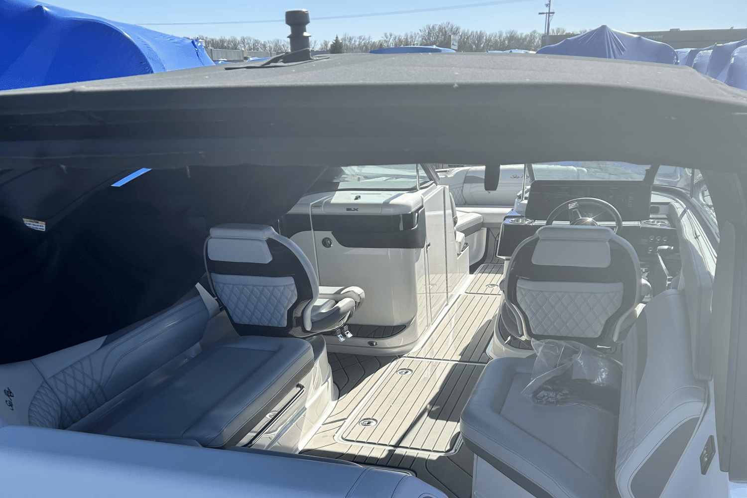 2023 Sea Ray 260 SLX Image Thumbnail #6