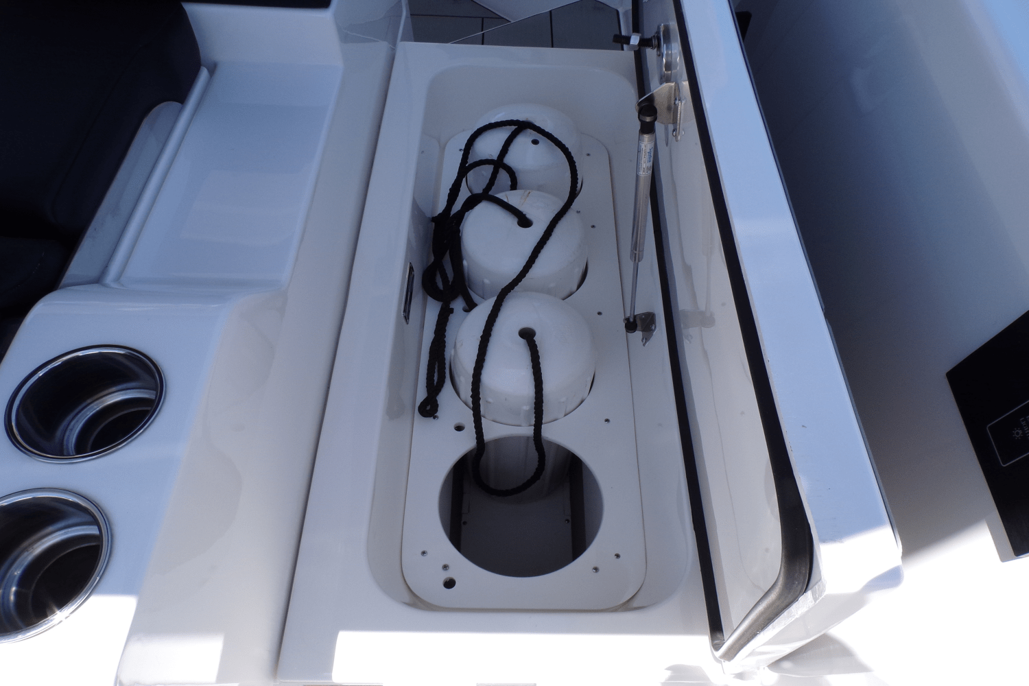 2021 Aviara 36 - OUTBOARD Image Thumbnail #17