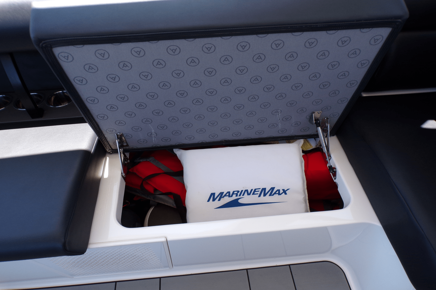 2021 Aviara 36 - OUTBOARD Image Thumbnail #18