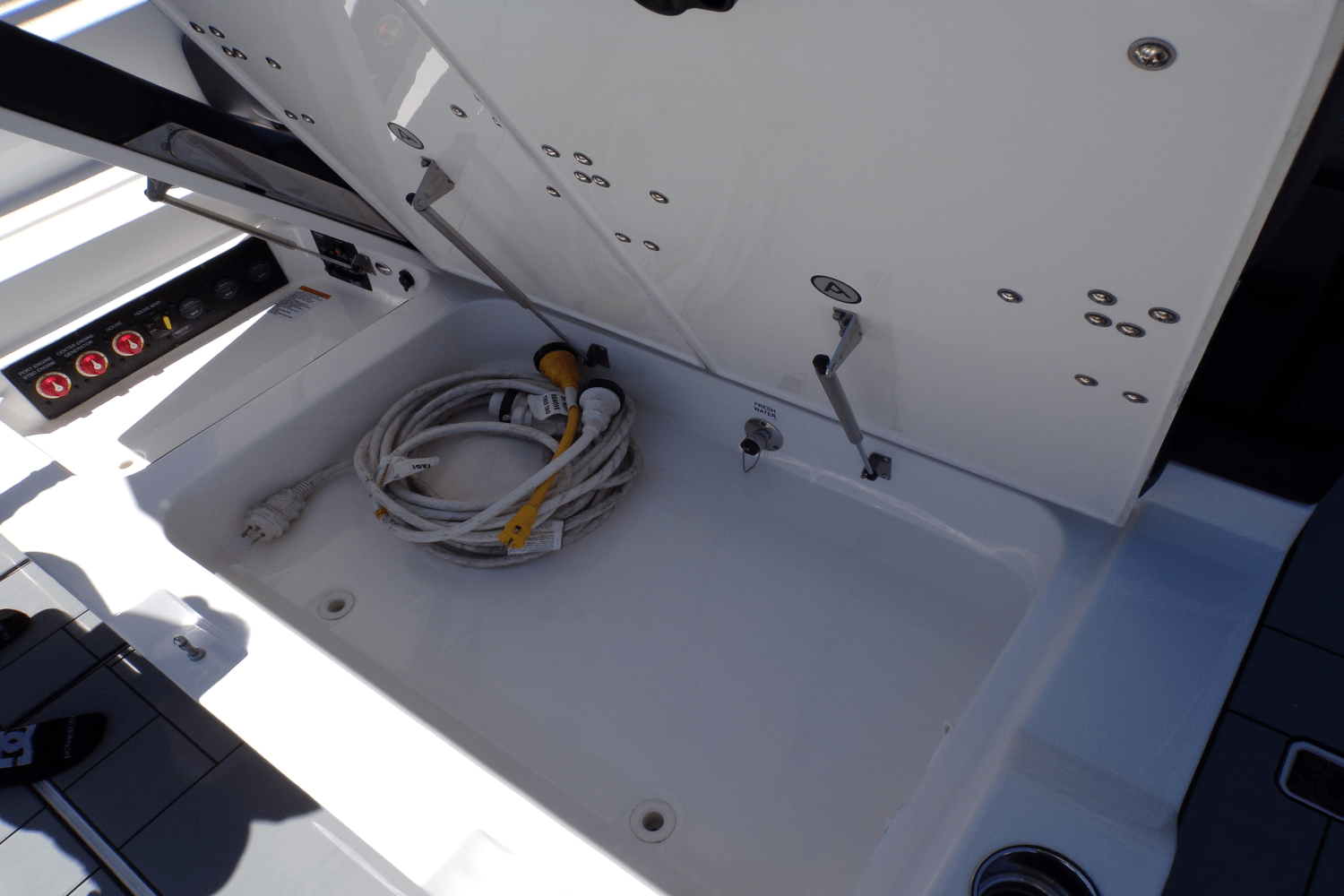 2021 Aviara 36 - OUTBOARD Image Thumbnail #16