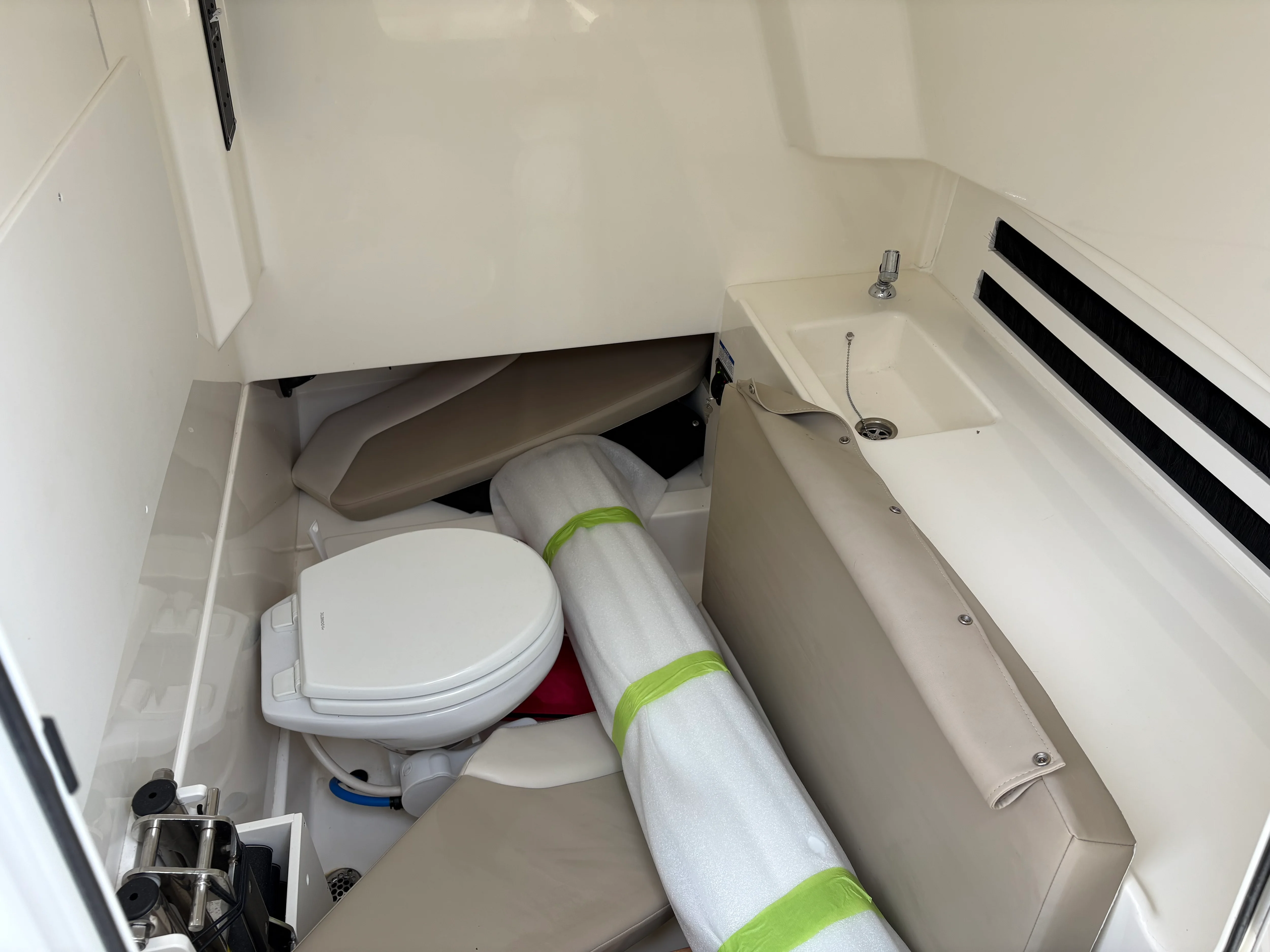 2024 Boston Whaler 330 Outrage Image Thumbnail #39