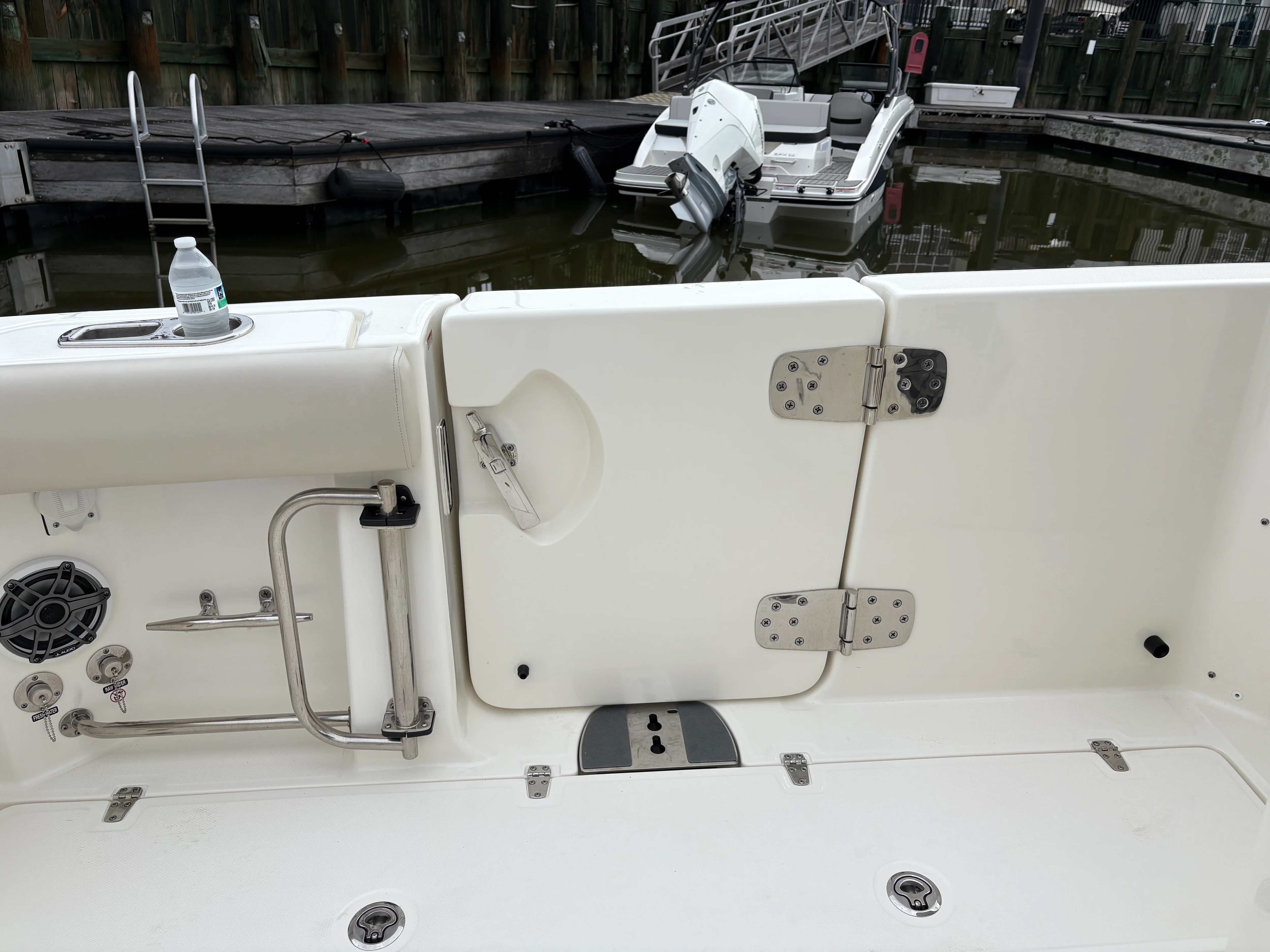 2024 Boston Whaler 330 Outrage Image Thumbnail #19