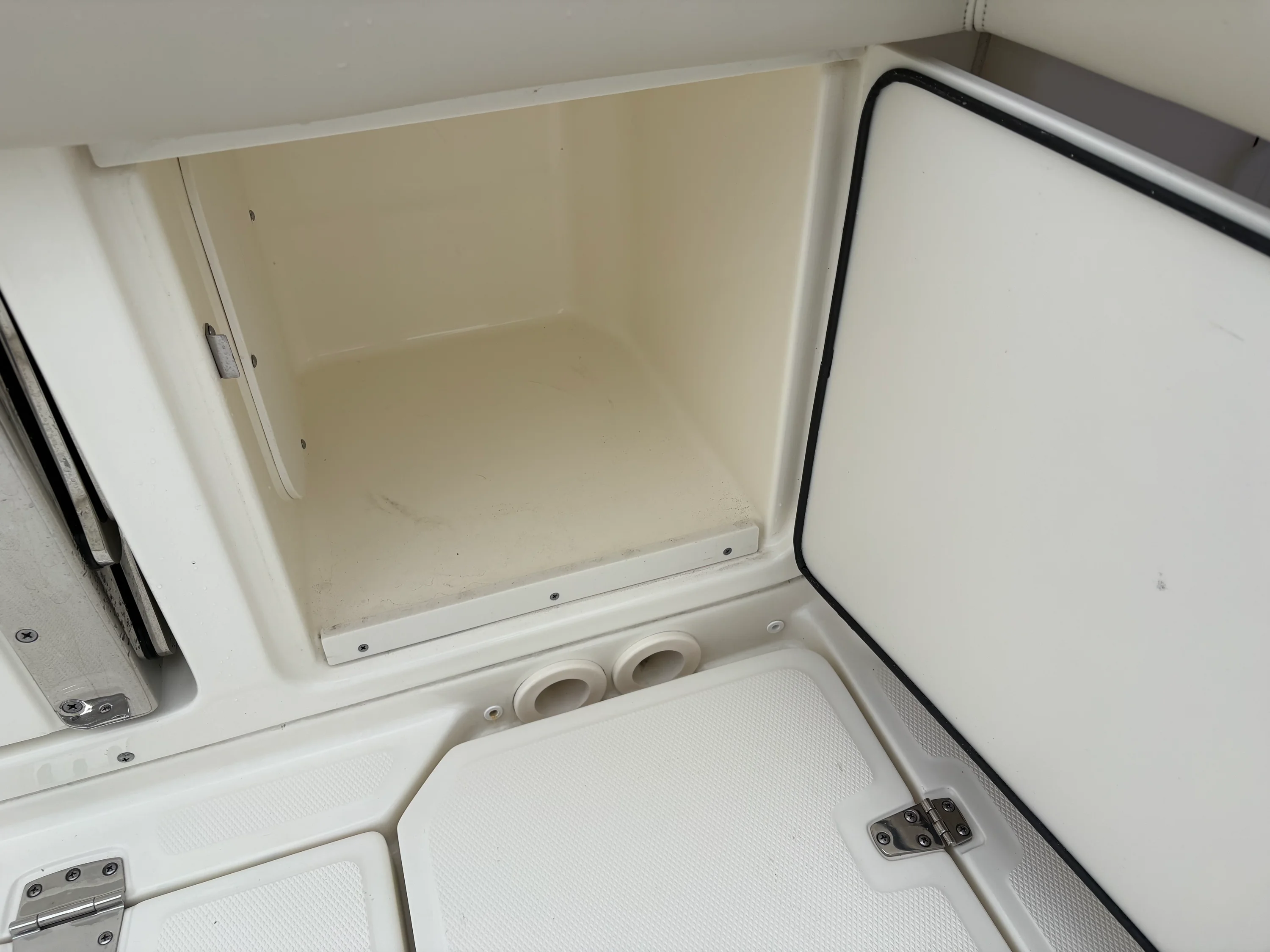 2024 Boston Whaler 330 Outrage Image Thumbnail #16