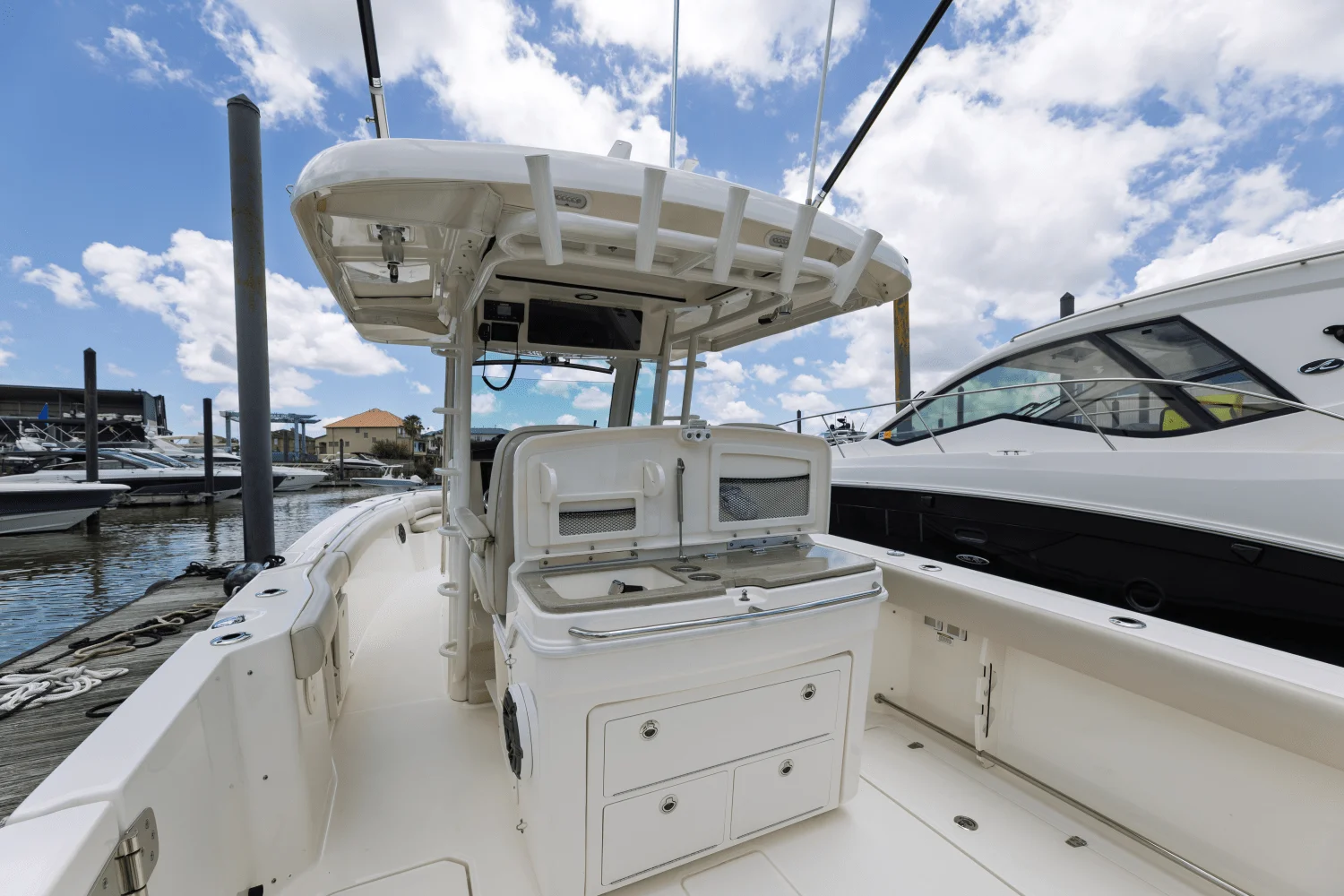 2024 Boston Whaler 330 Outrage Image Thumbnail #4