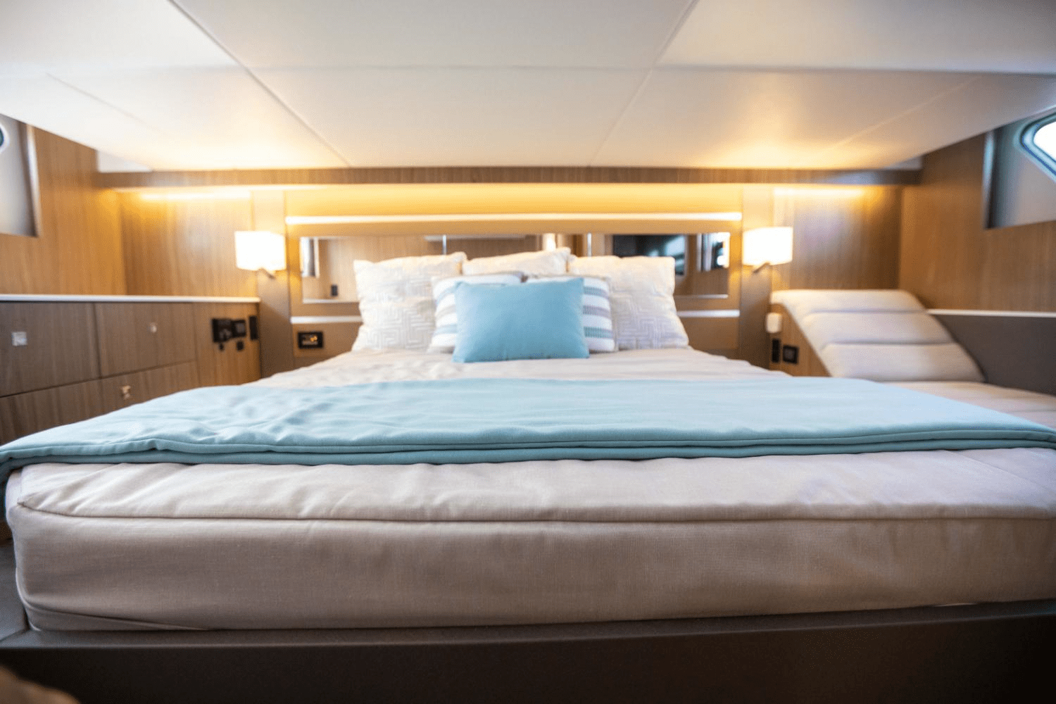 2025 Cruisers Yachts 46 Cantius Image Thumbnail #86
