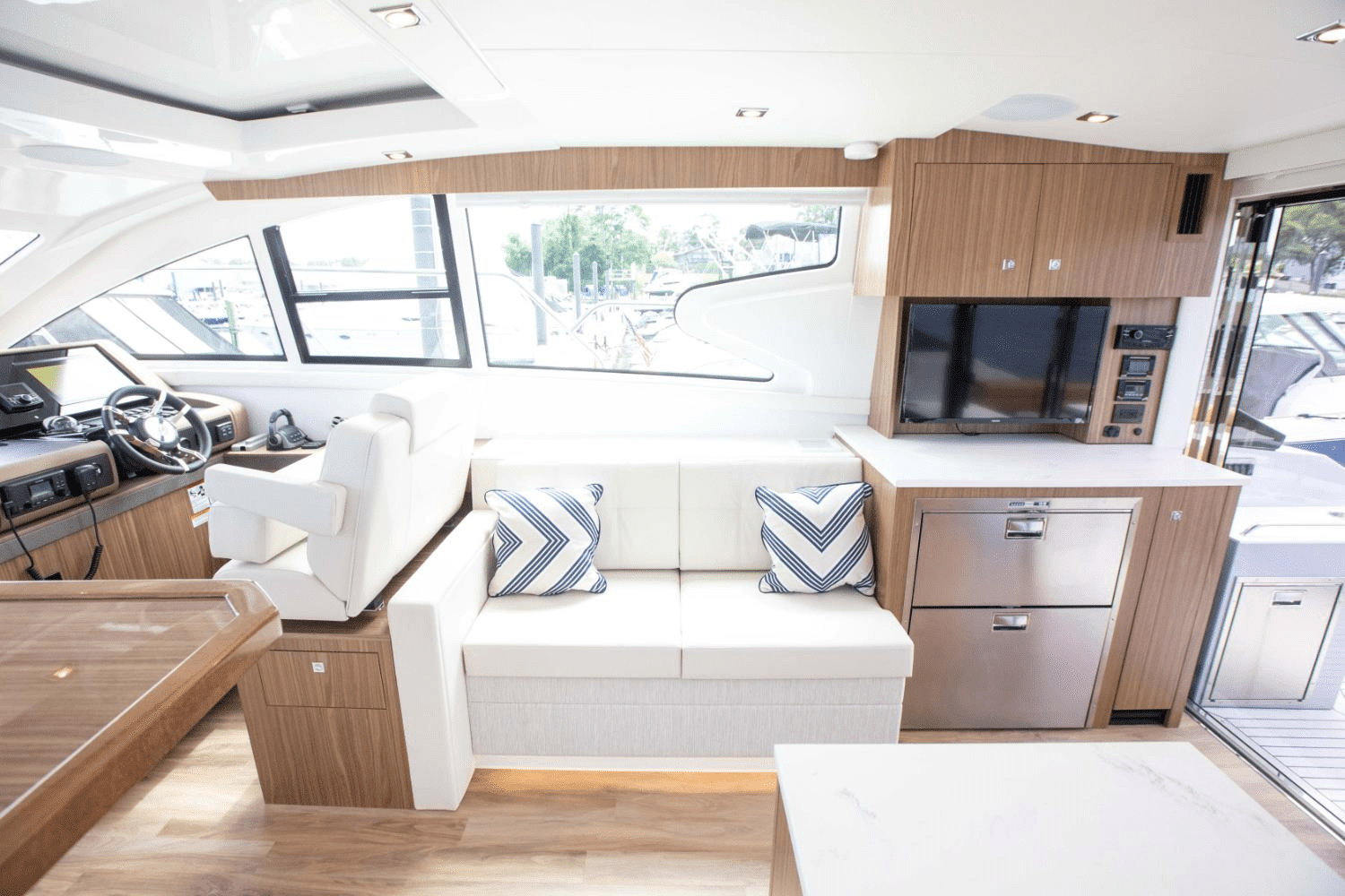 2025 Cruisers Yachts 46 Cantius Image Thumbnail #49