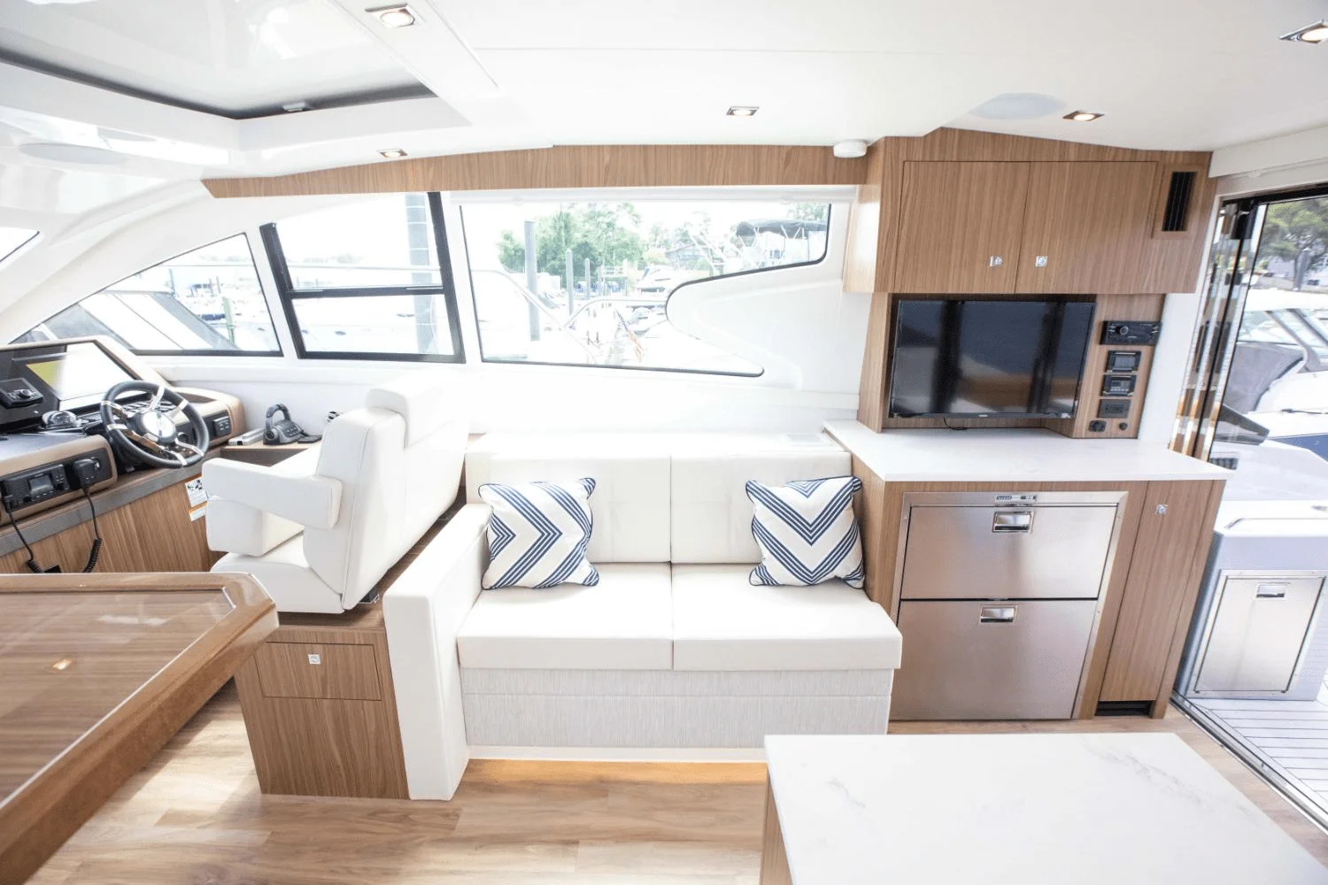 2025 Cruisers Yachts 46 Cantius Image Thumbnail #49