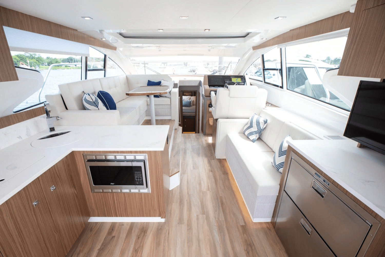 2025 Cruisers Yachts 46 Cantius Image Thumbnail #41