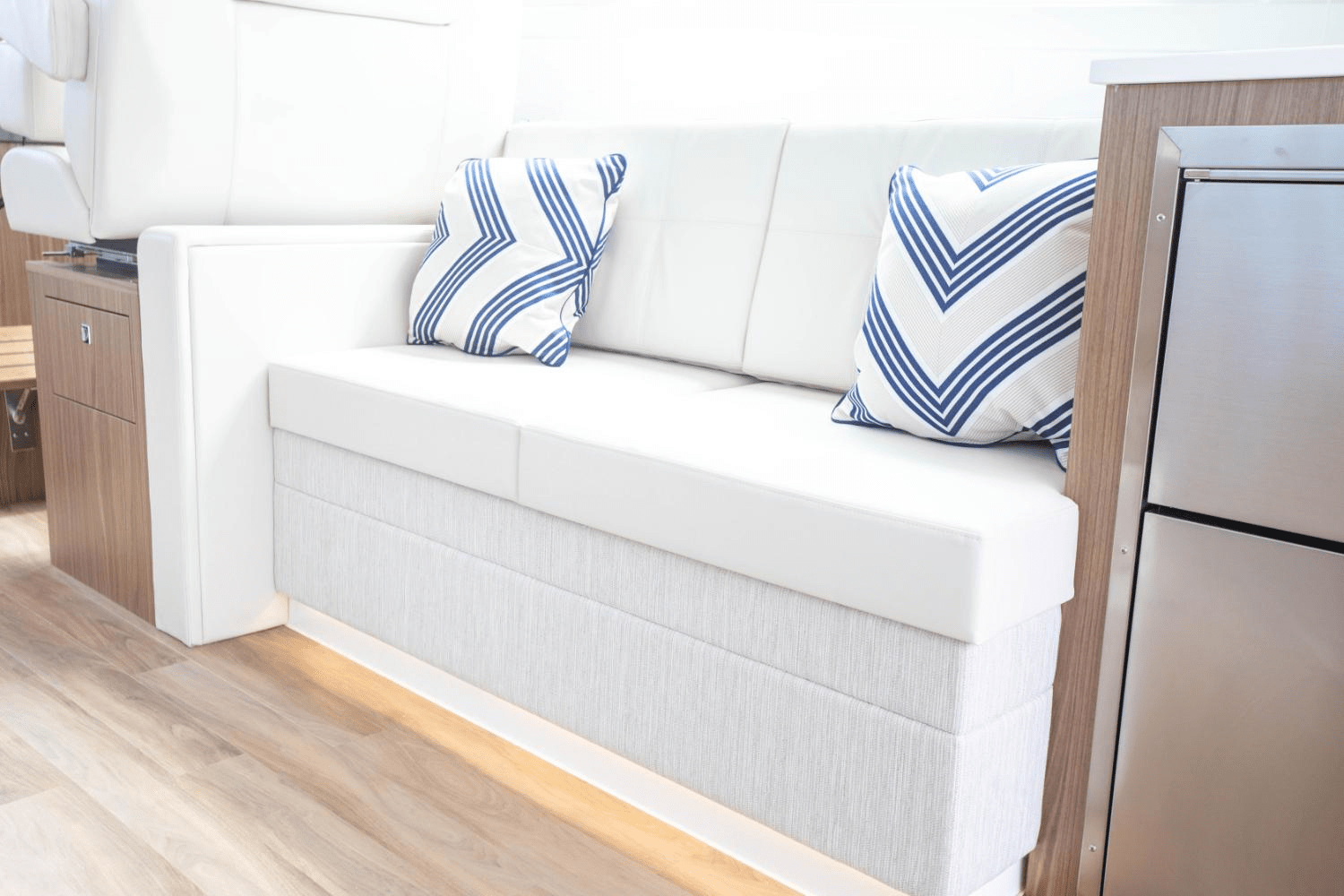 2025 Cruisers Yachts 46 Cantius Image Thumbnail #50