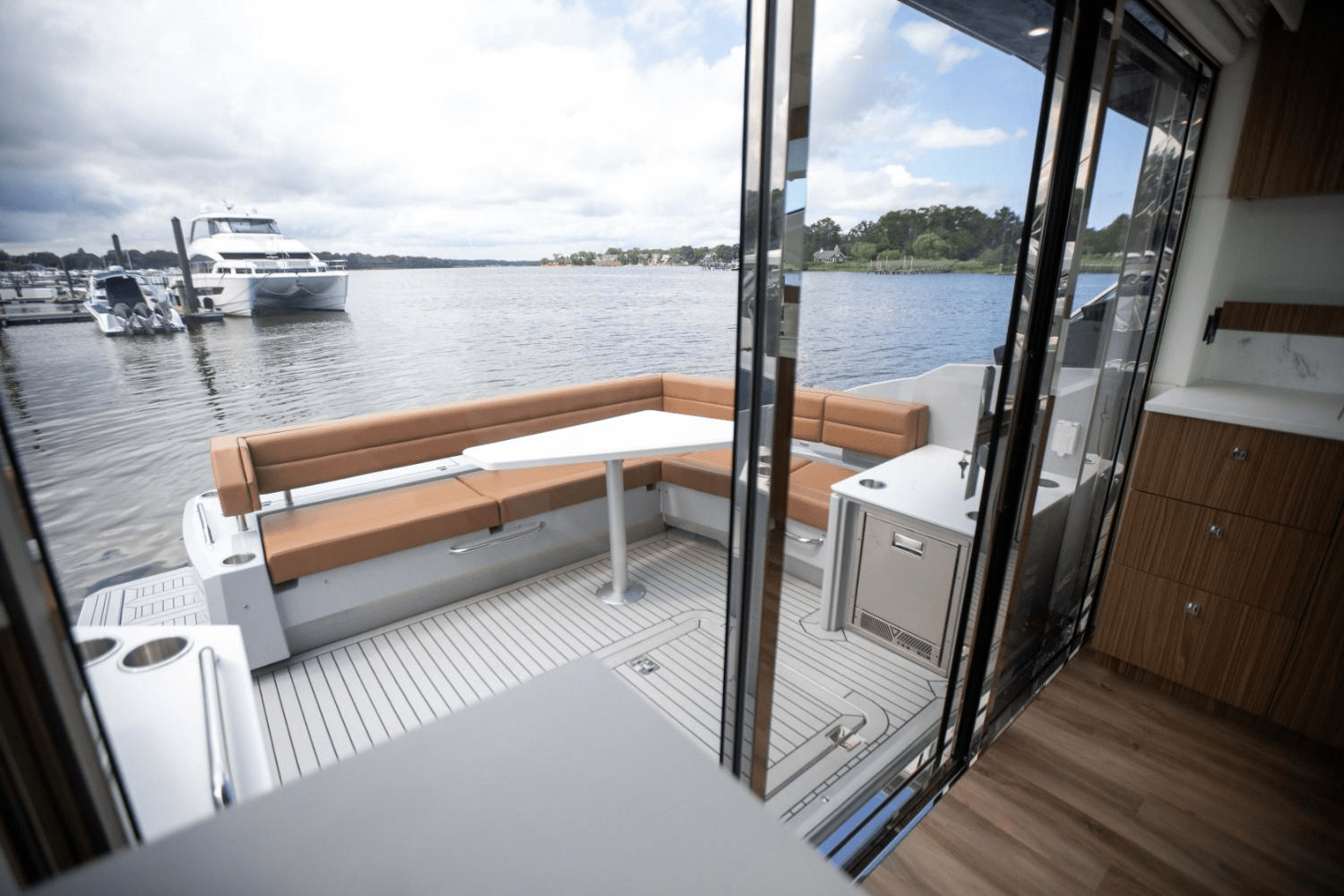 2025 Cruisers Yachts 46 Cantius Image Thumbnail #38