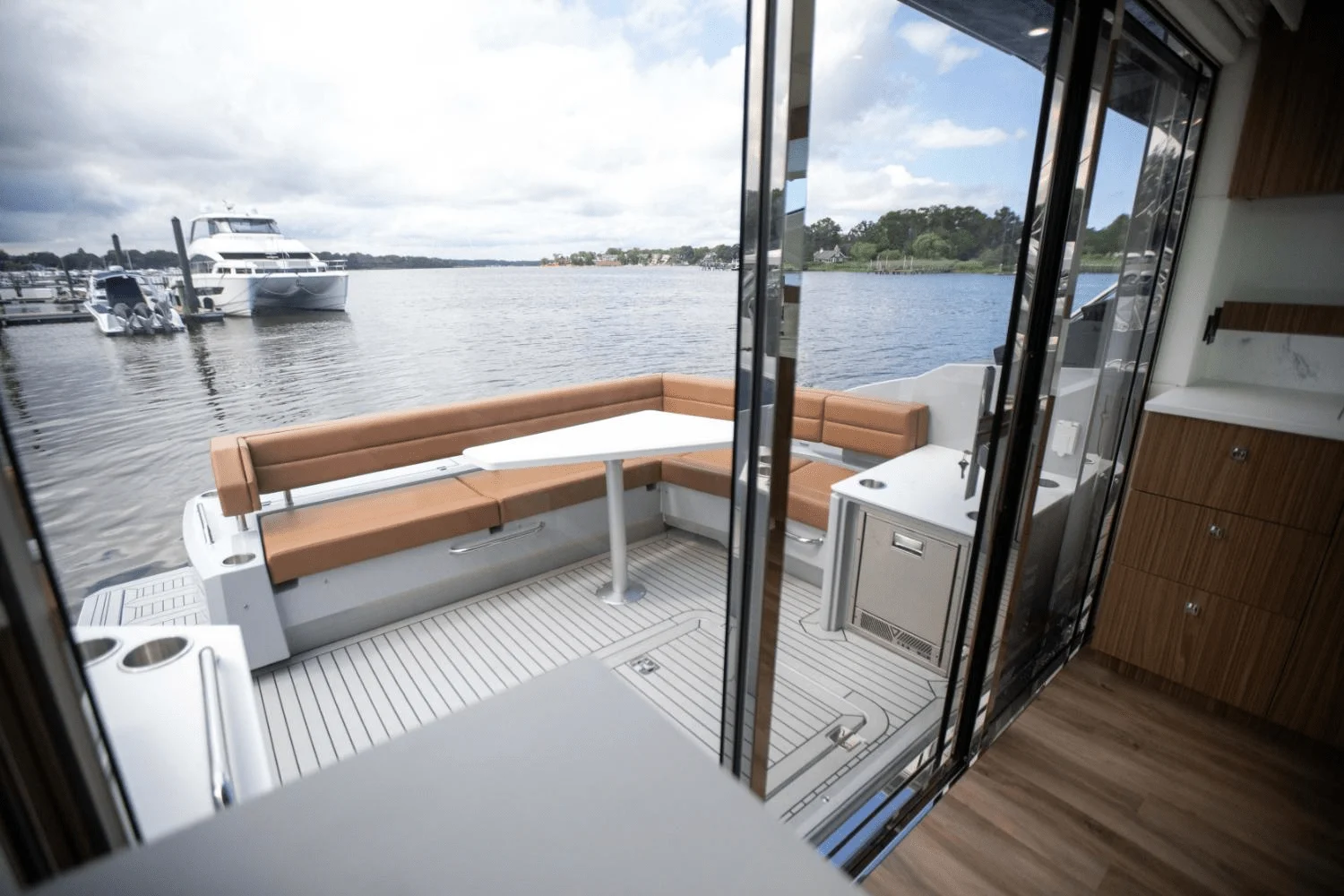 2025 Cruisers Yachts 46 Cantius Image Thumbnail #38