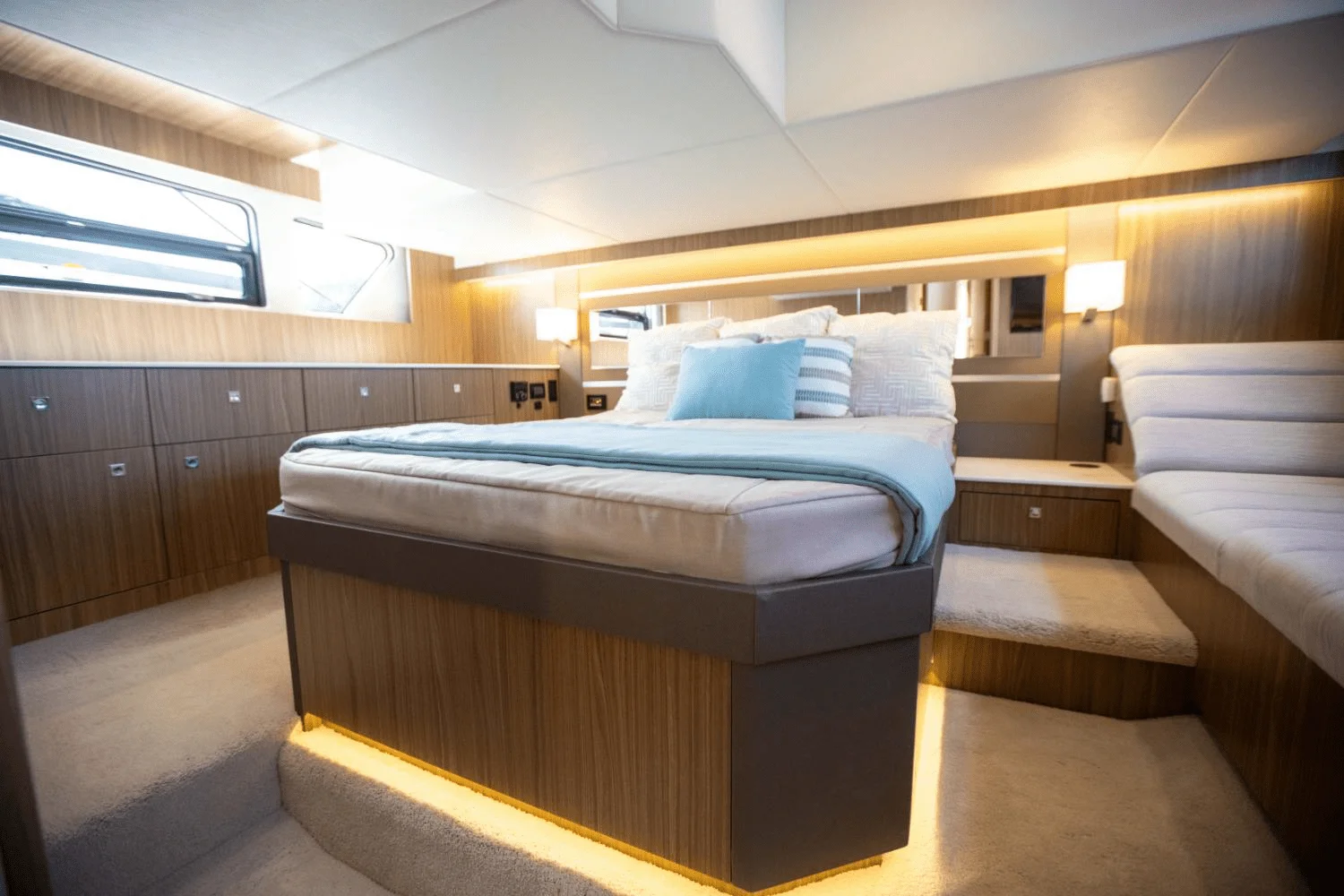 2025 Cruisers Yachts 46 Cantius Image Thumbnail #82