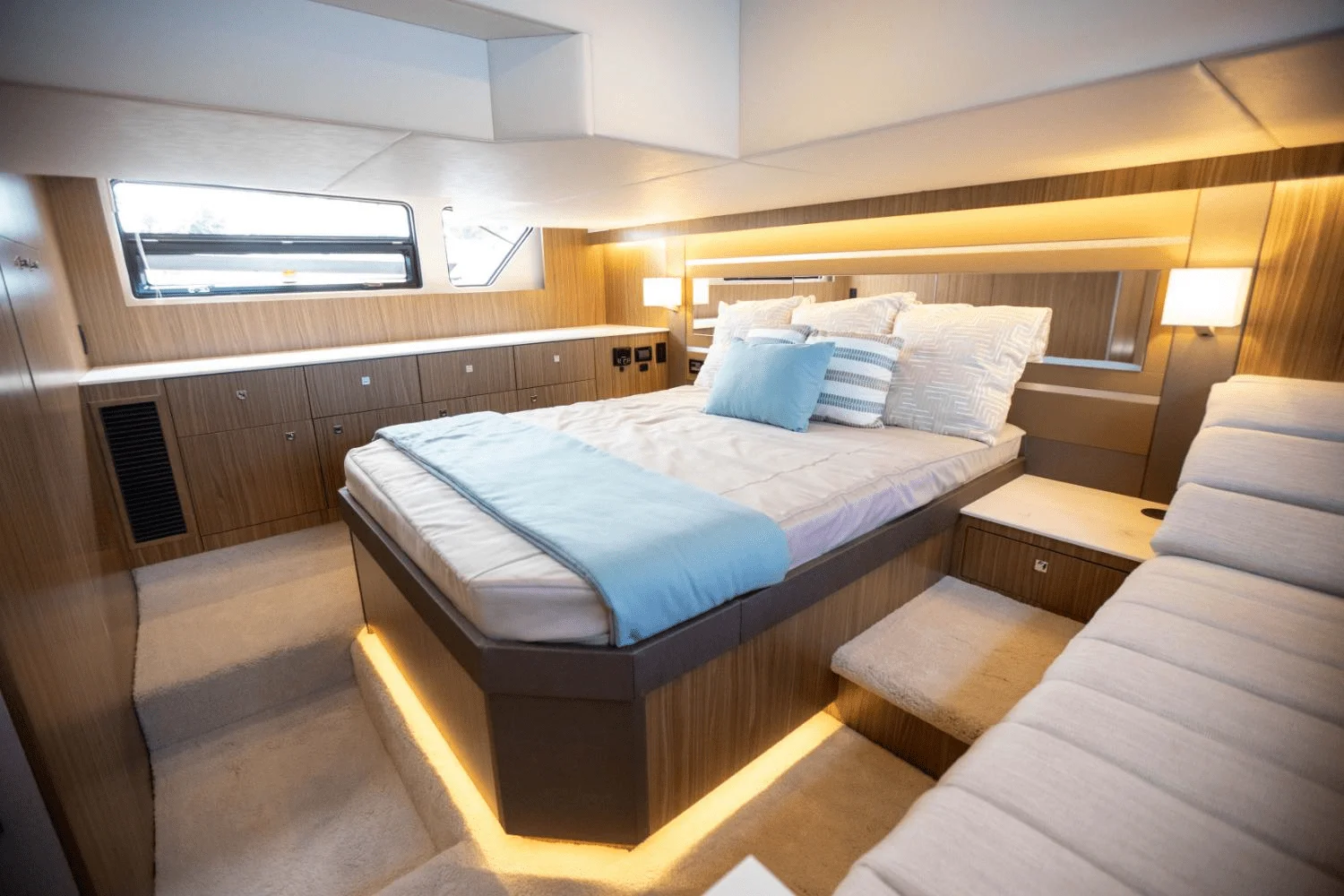 2025 Cruisers Yachts 46 Cantius Image Thumbnail #84