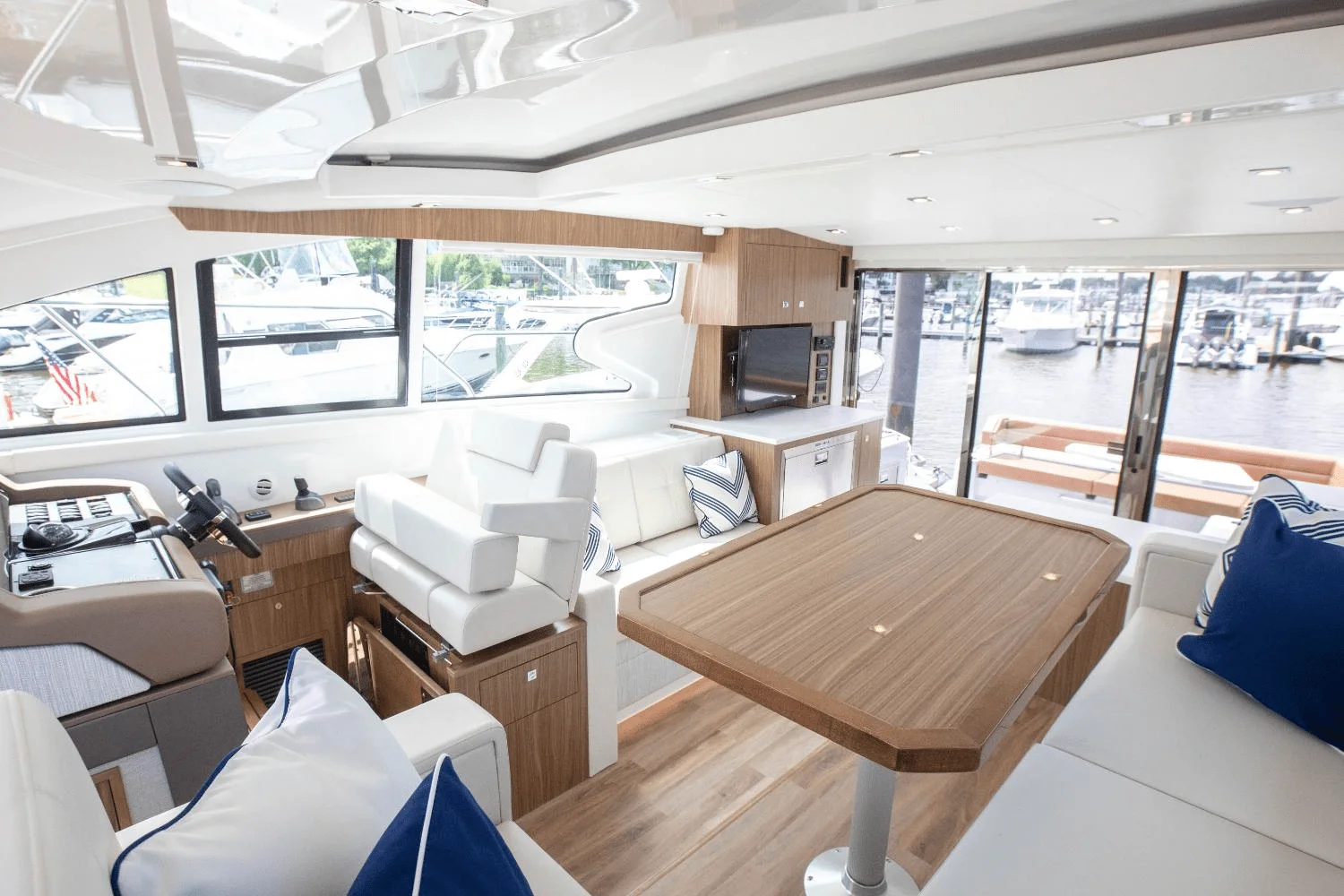 2025 Cruisers Yachts 46 Cantius Image Thumbnail #53