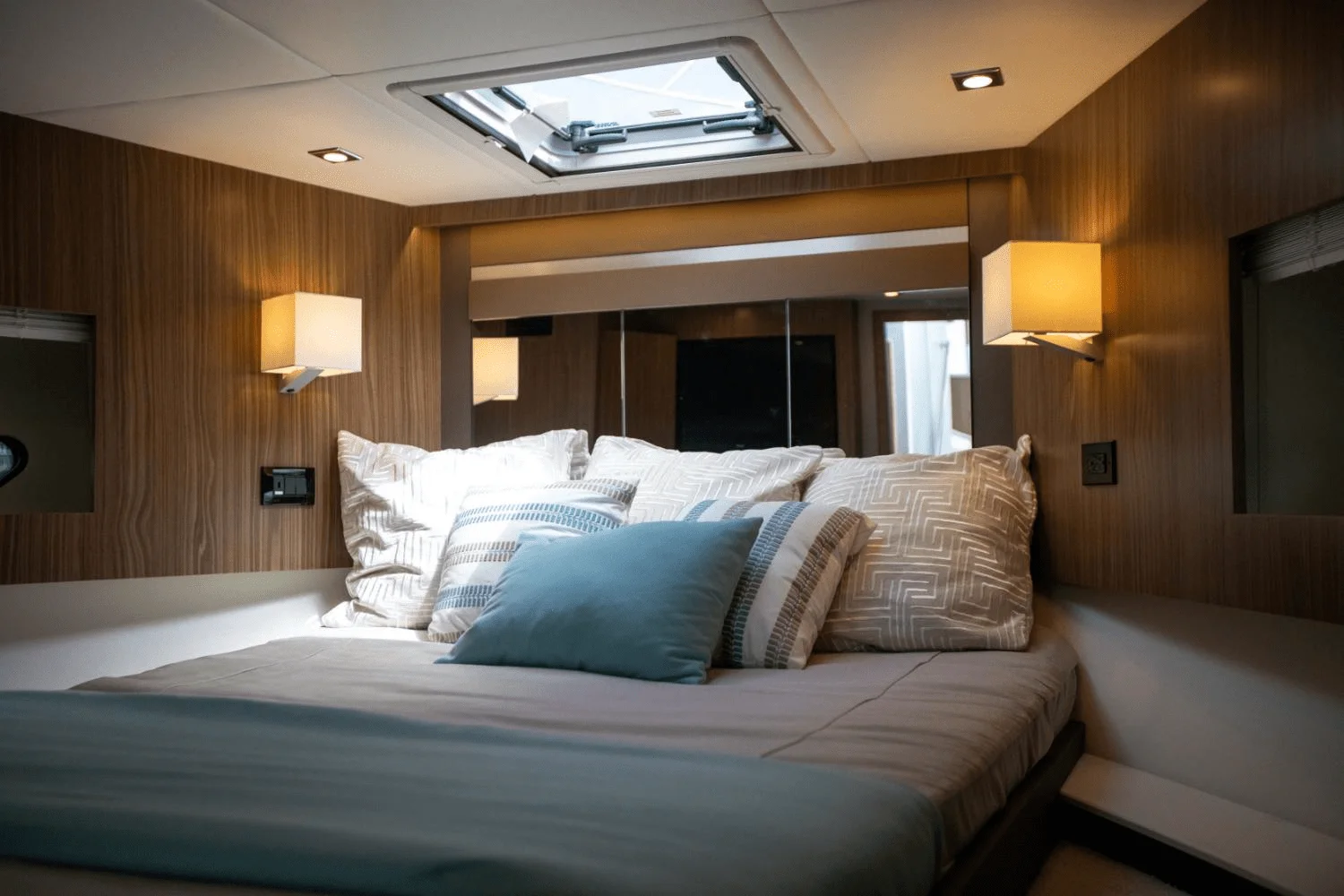 2025 Cruisers Yachts 46 Cantius Image Thumbnail #72