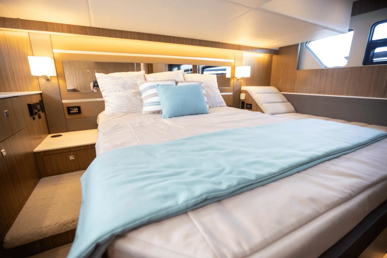 2025 Cruisers Yachts 46 Cantius Image Thumbnail #87