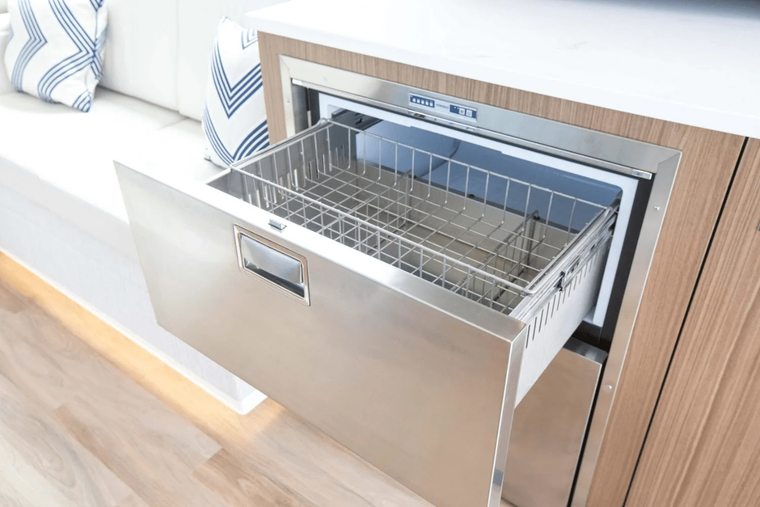 2025 Cruisers Yachts 46 Cantius Image Thumbnail #47