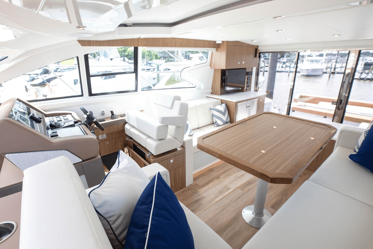 2025 Cruisers Yachts 46 Cantius Image Thumbnail #54
