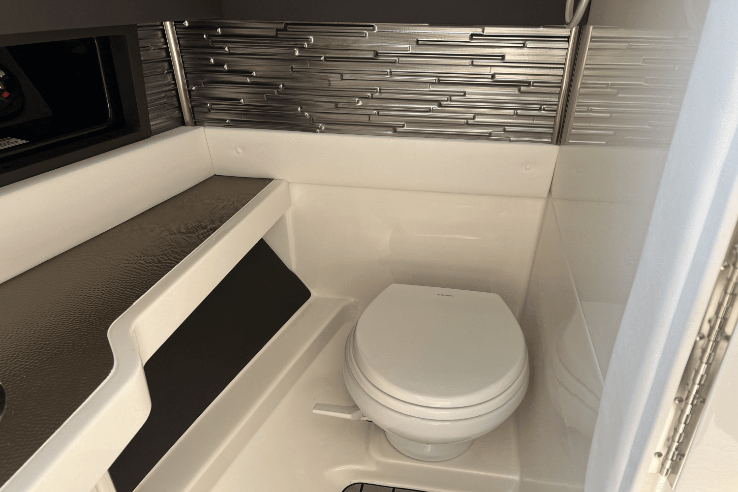 2023 Sea Ray 310 SLX Image Thumbnail #48