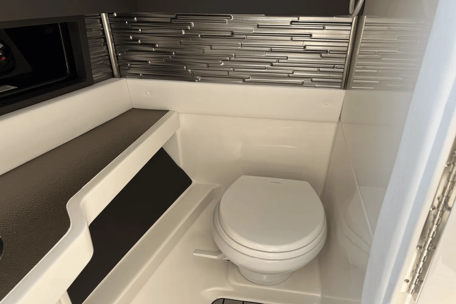 2023 Sea Ray 310 SLX Image Thumbnail #48