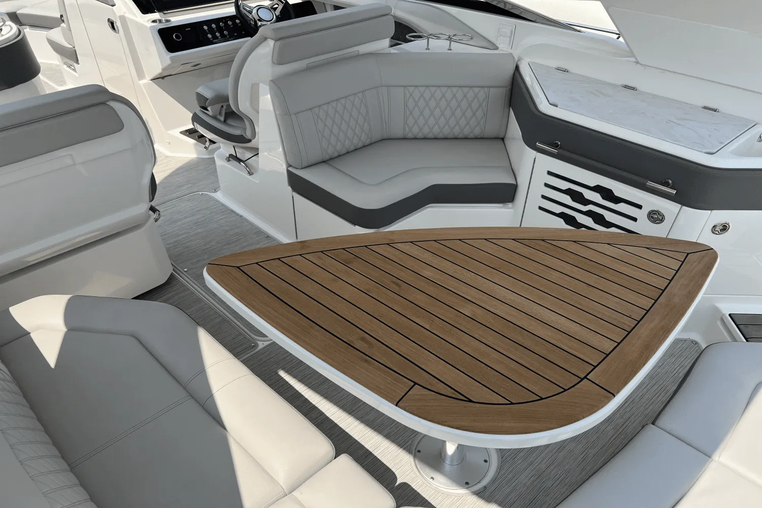 2023 Sea Ray 310 SLX Image Thumbnail #38