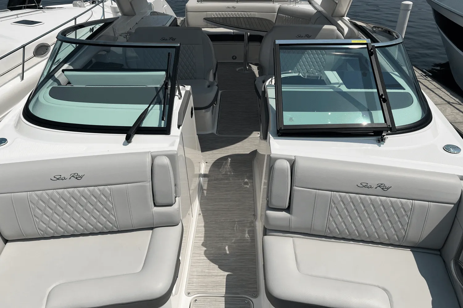 2023 Sea Ray 310 SLX Image Thumbnail #19