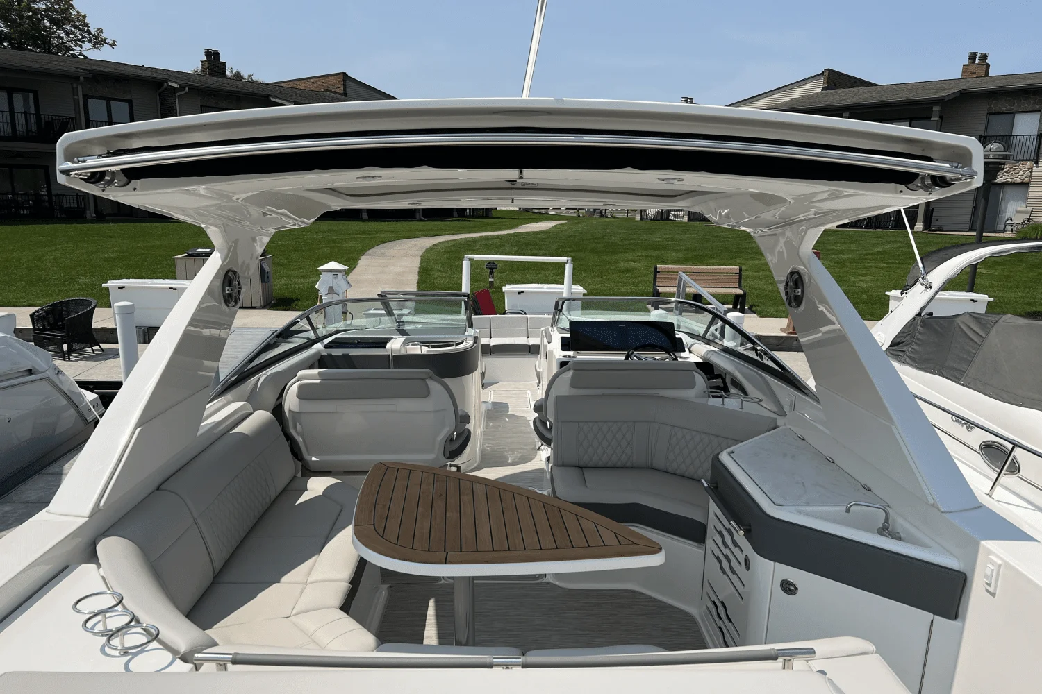 2023 Sea Ray 310 SLX Image Thumbnail #36
