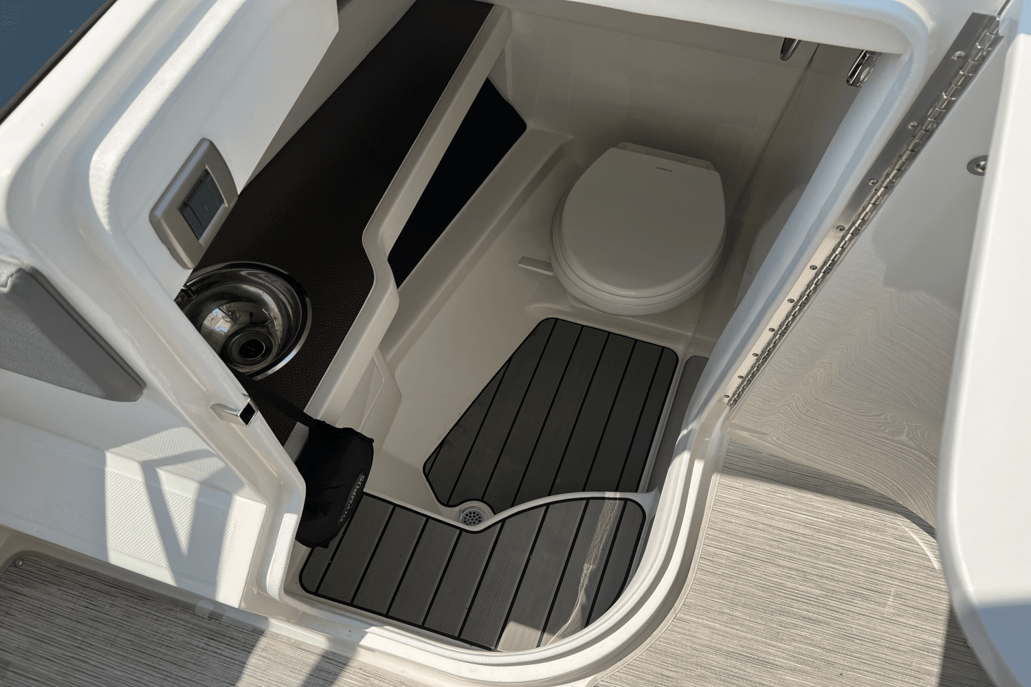 2023 Sea Ray 310 SLX Image Thumbnail #47