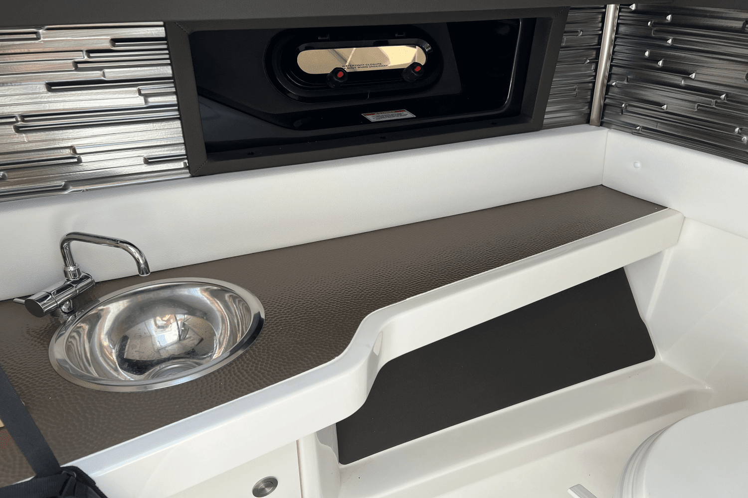 2023 Sea Ray 310 SLX Image Thumbnail #49