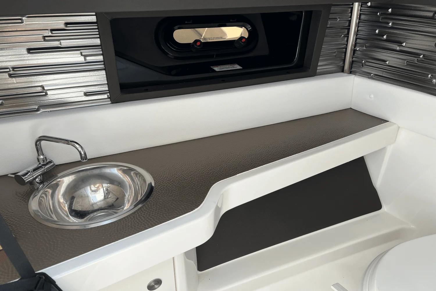 2023 Sea Ray 310 SLX Image Thumbnail #49