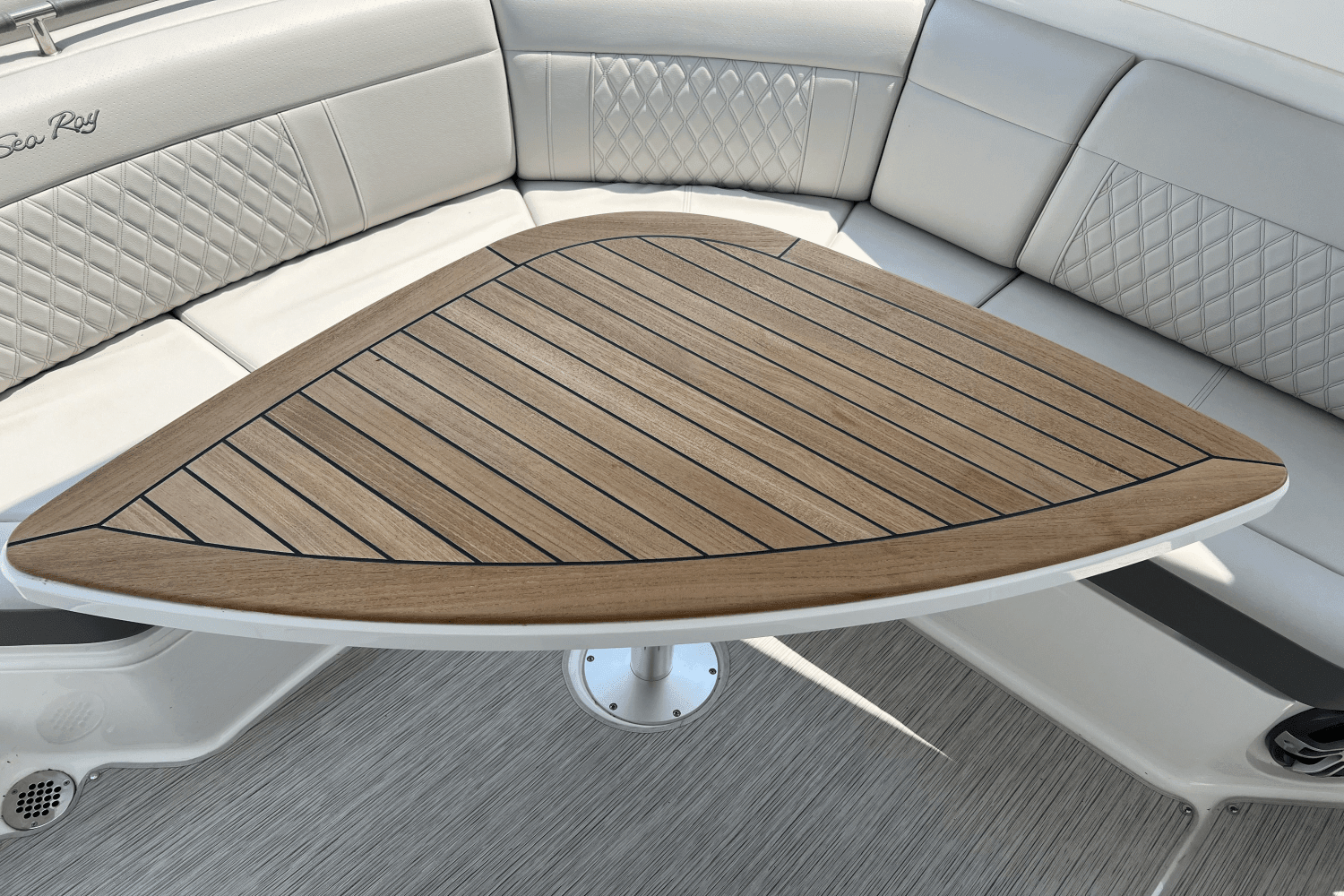 2023 Sea Ray 310 SLX Image Thumbnail #39
