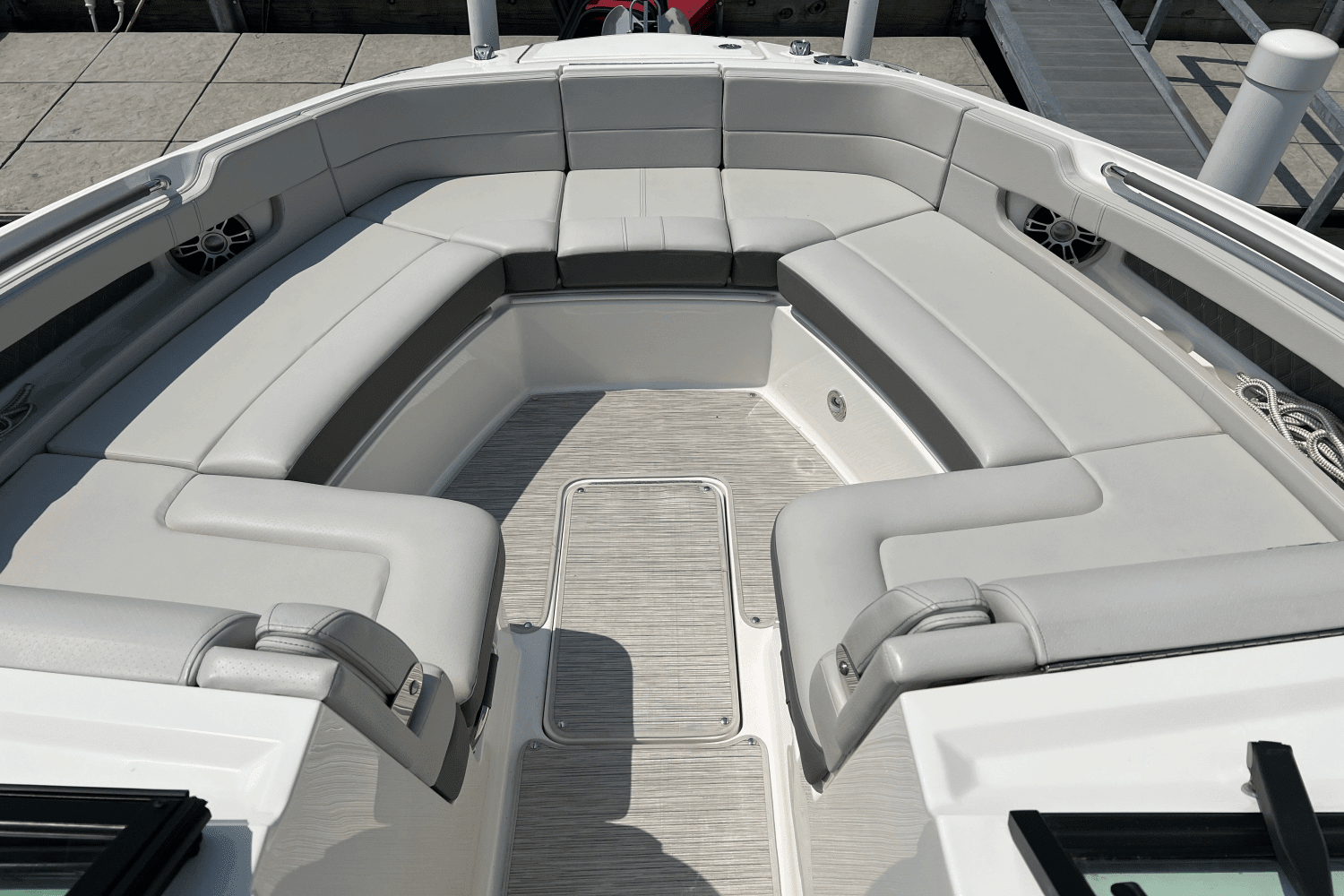 2023 Sea Ray 310 SLX Image Thumbnail #13